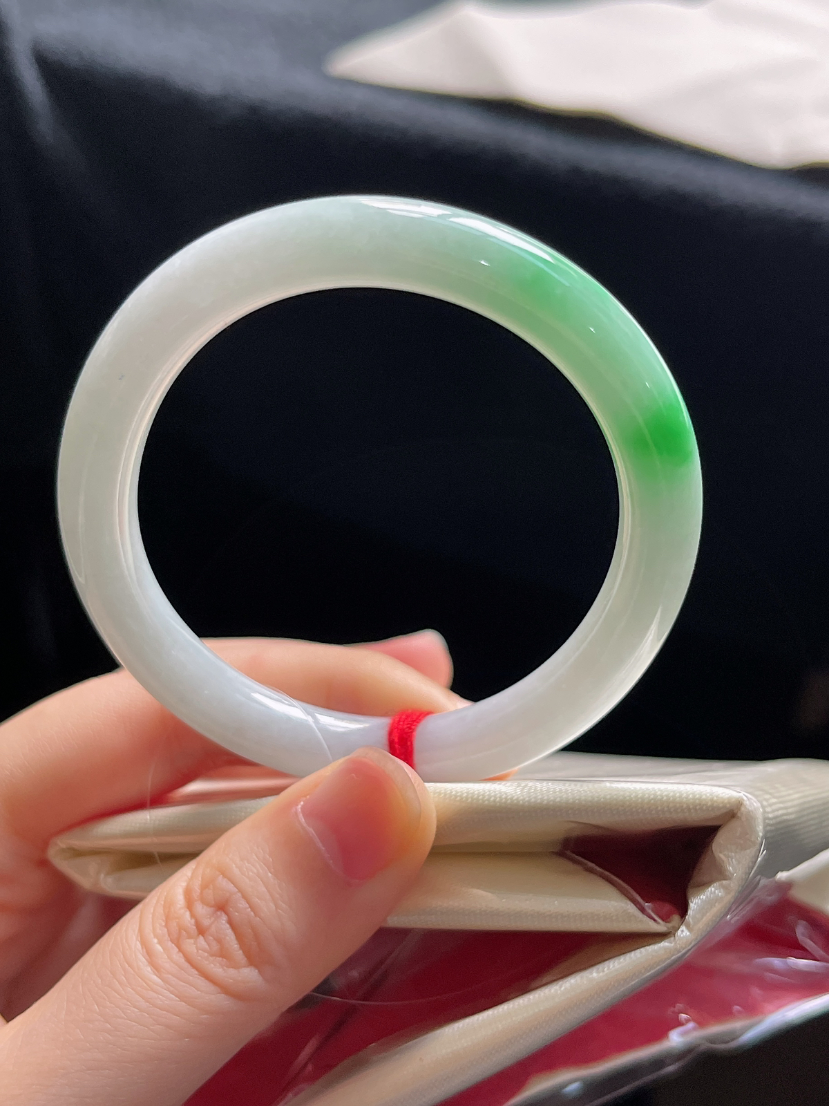 贵妃镯54.4圈口，翡翠糯化种飘花手镯