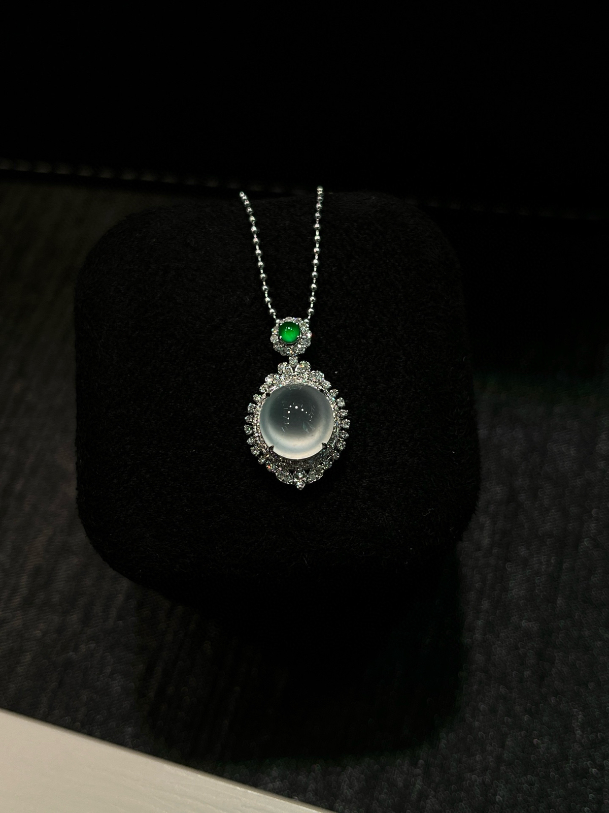 18k金镶嵌冰蛋面吊坠