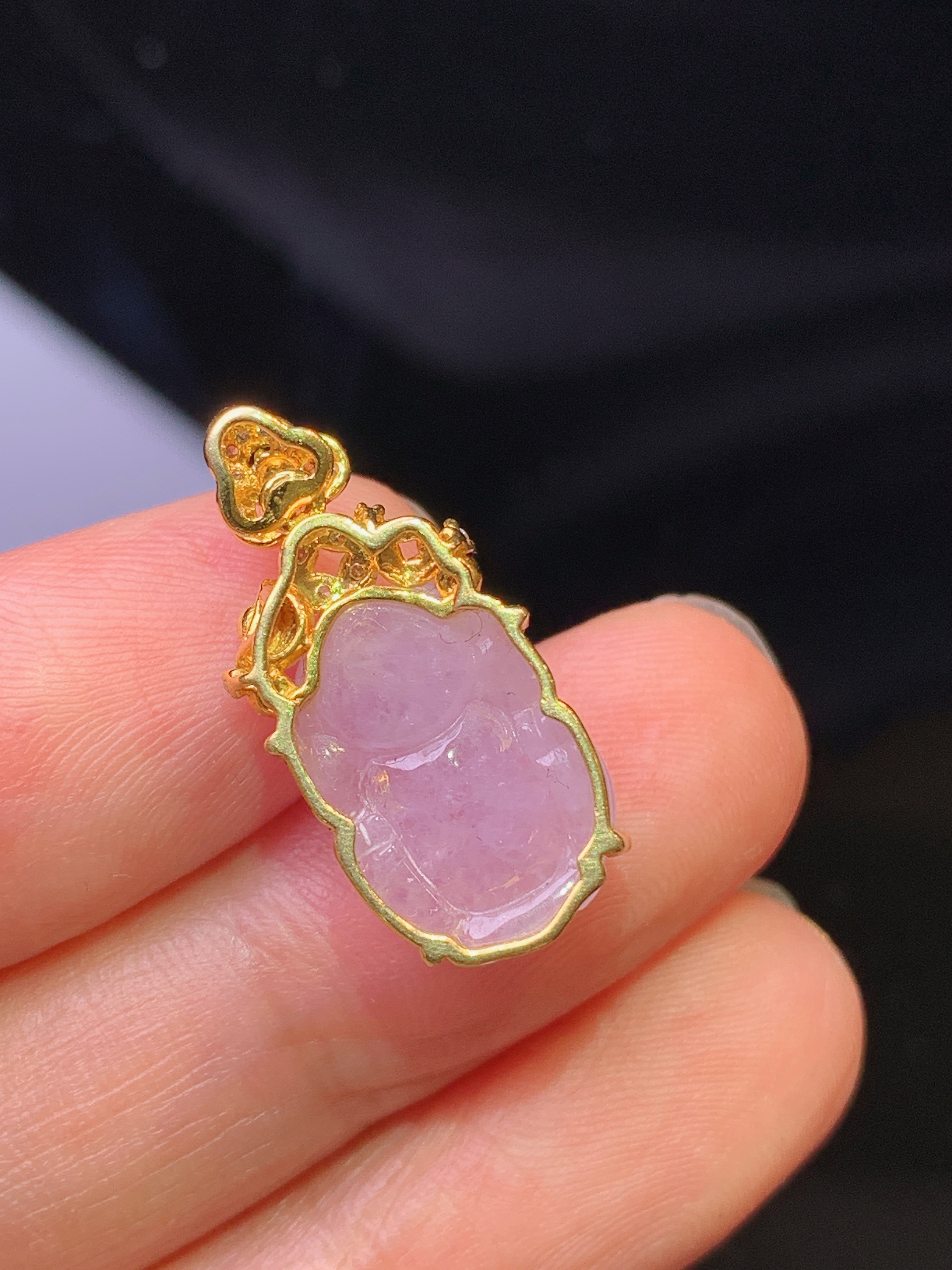 18k金钻镶嵌紫罗兰貔貅吊坠 玉质细腻 色泽艳丽清新 水润亮眼 整体尺寸25.5*10.6*8.6t1