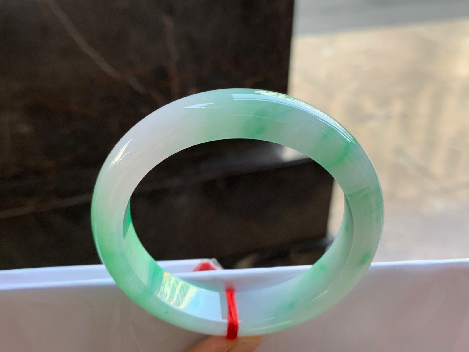 55-13.4-8.4

阳绿色手镯^_^色阳 细腻