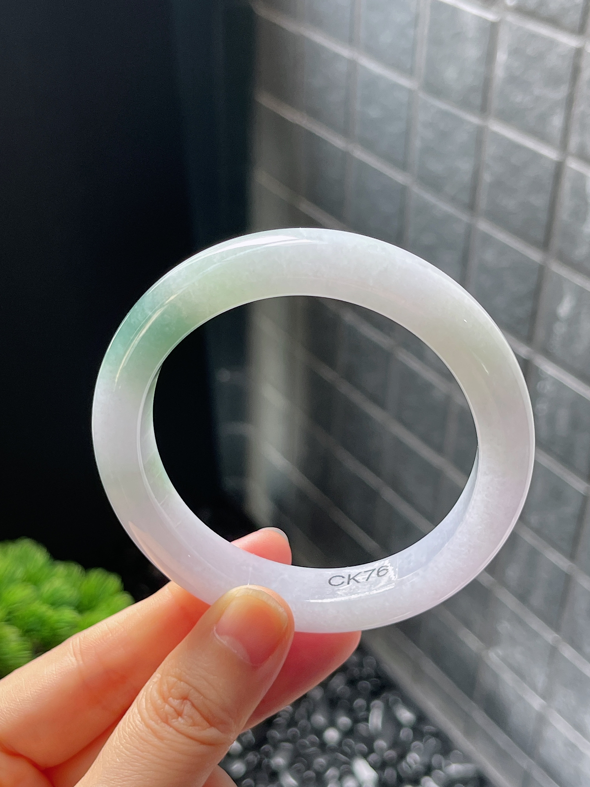 正圈56.3圈口，翡翠糯化种绿色手镯