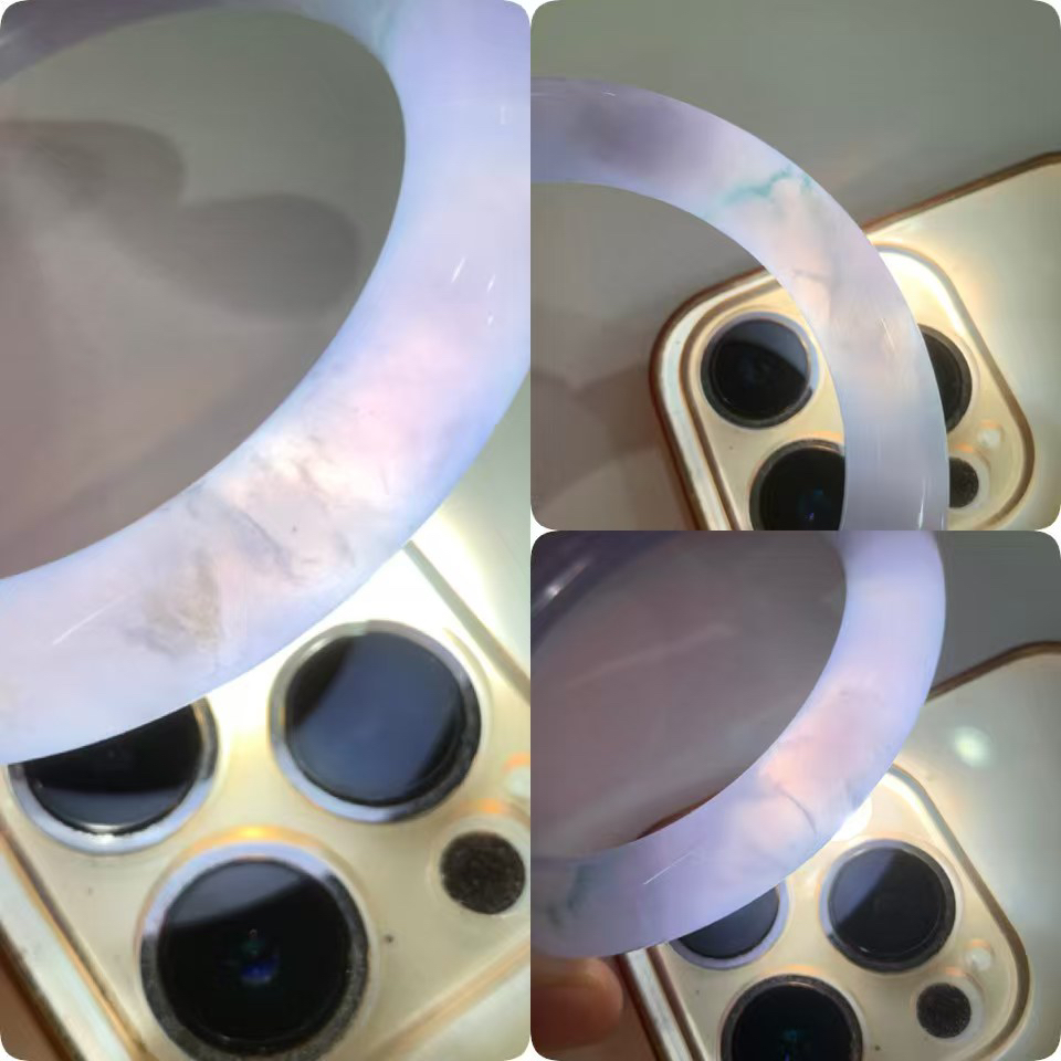 紫罗兰飘花圆条手镯尺寸54*10.5*11 种质细腻，温润柔和，紫色浓郁，花色清新，飘洒金黄翡！