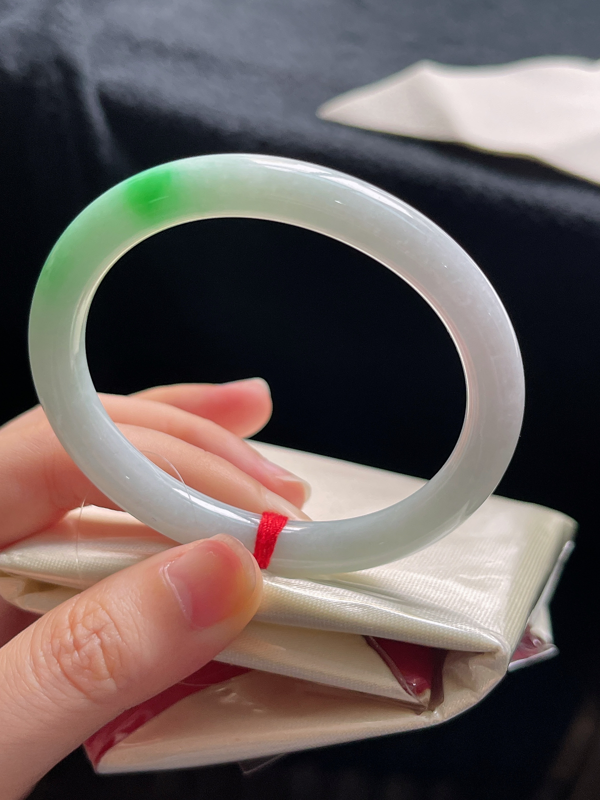 贵妃镯54.4圈口，翡翠糯化种飘花手镯