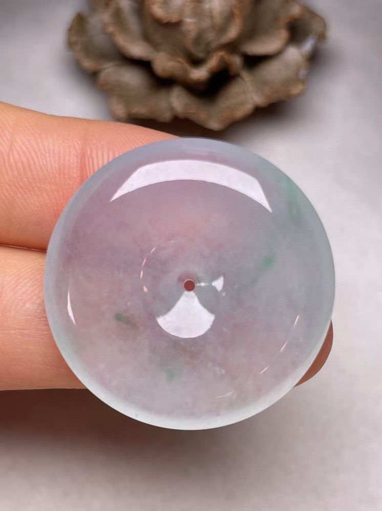 冰种飘绿【平安扣】吊坠，种水好，玉质细腻 ，卖相好‘