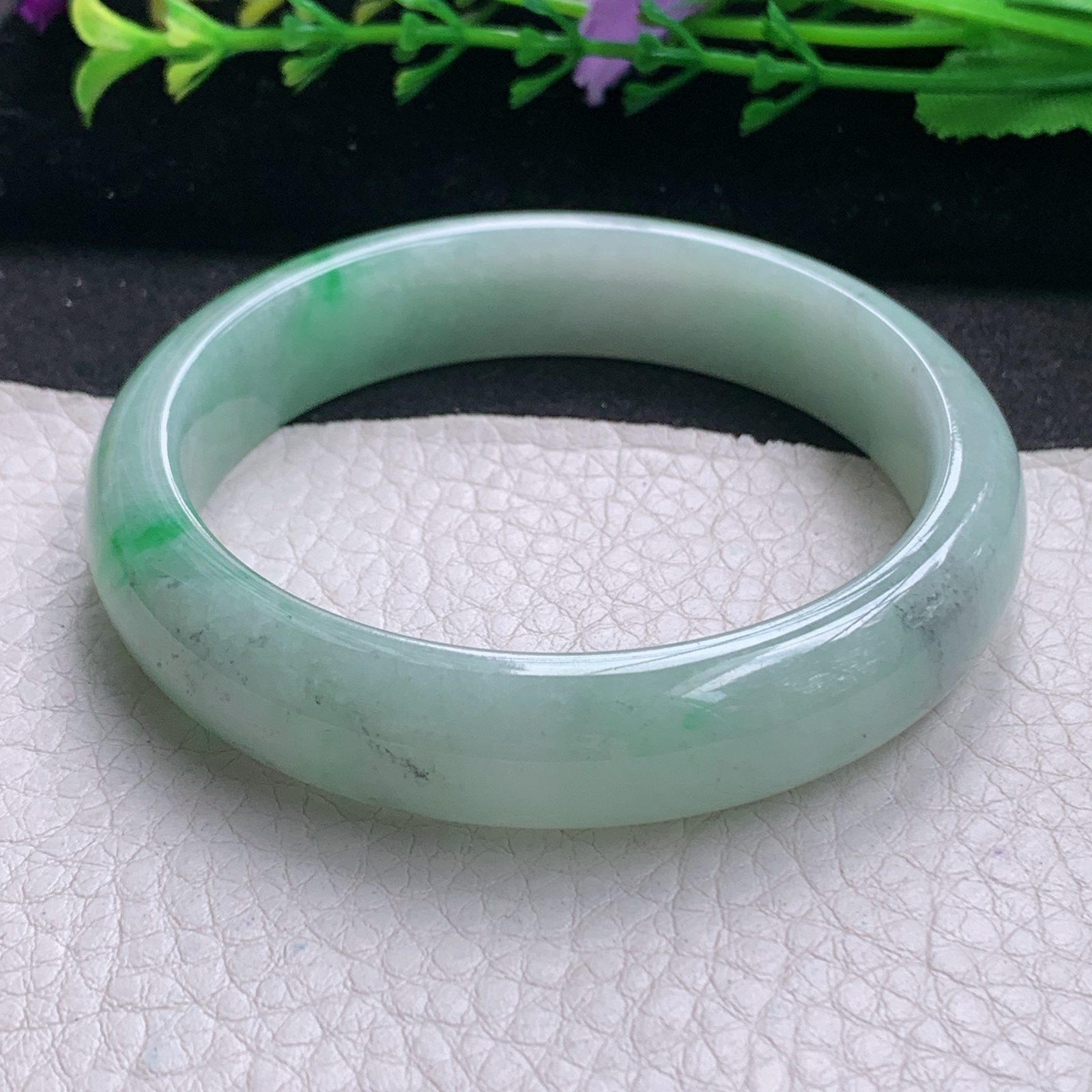 n清新款56*13*8平安镯 缅甸翡翠A货玉手镯精美阳绿飘乌鸡花宽边玉手镯