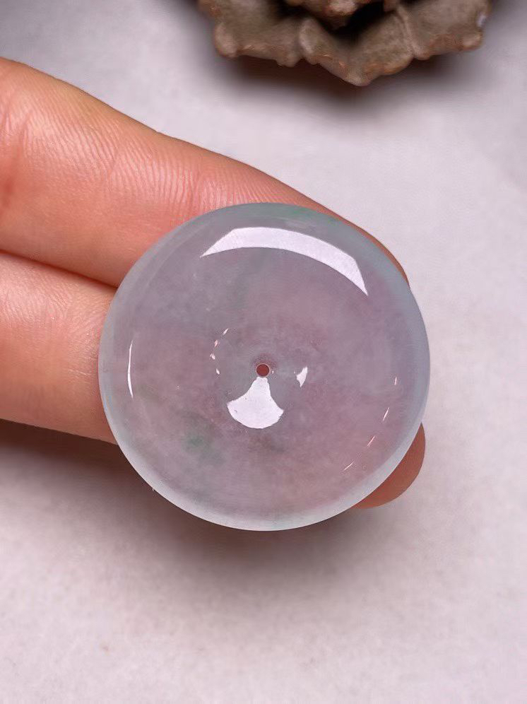 冰种飘绿【平安扣】吊坠，种水好，玉质细腻 ，卖相好‘