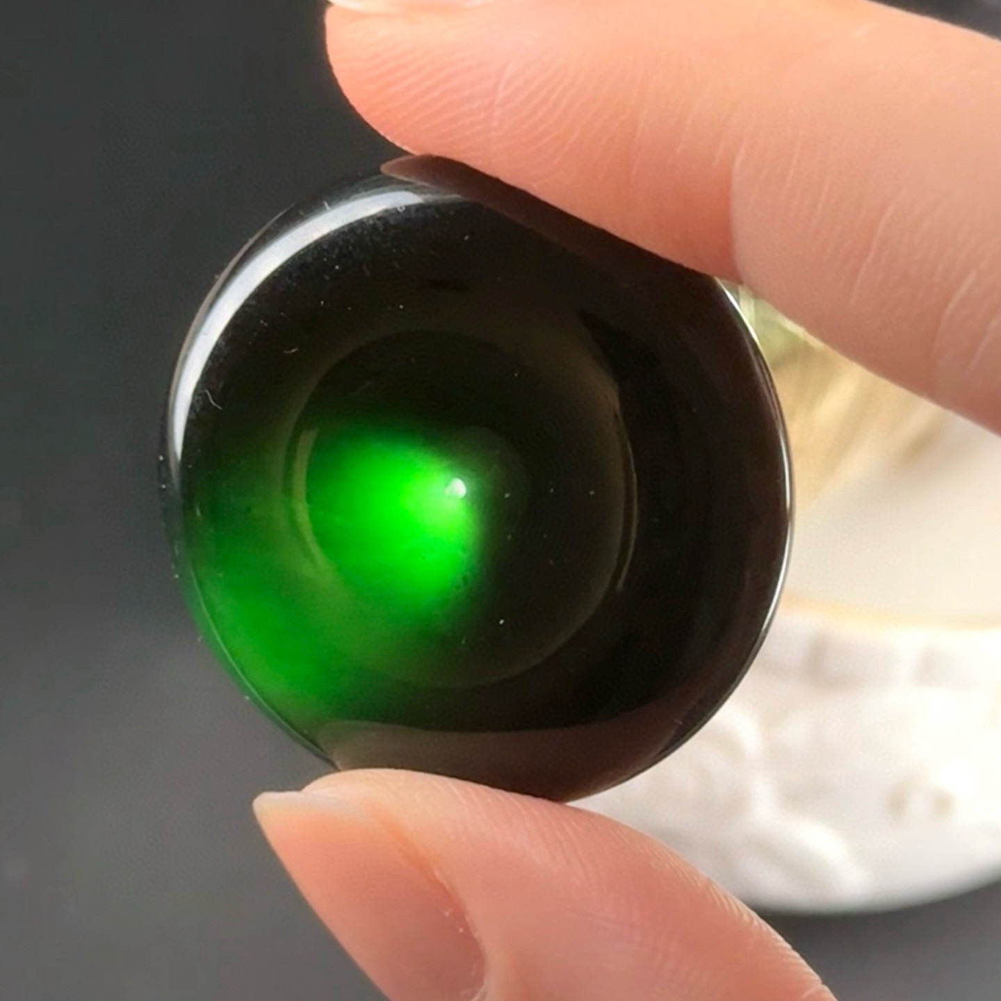 精品墨翠双面鼓平安扣 种好色正 黑度极好 打灯通透 油性十足 尺寸30.7