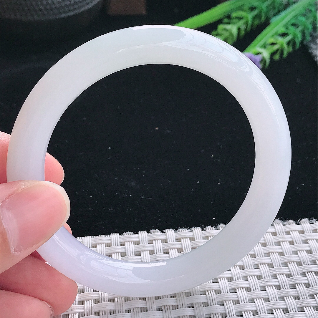 实拍天然翡翠55/9.3/9.1老坑冰纯起胶月光白圆条手镯翡翠玉镯手环