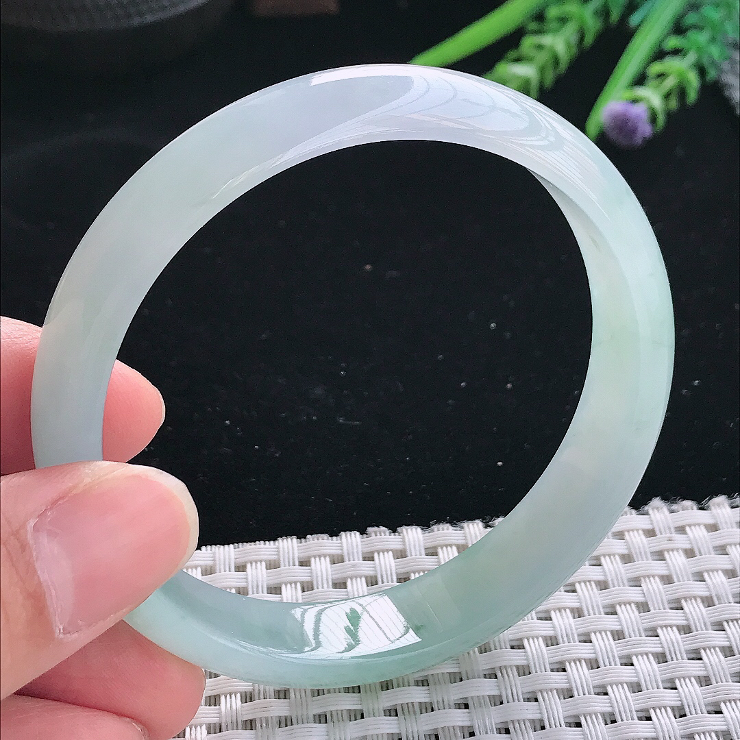 实拍天然翡翠60.5/13.2/6.6大圈口老坑冰胶果冻天空蓝飘花手镯翡翠玉镯手环