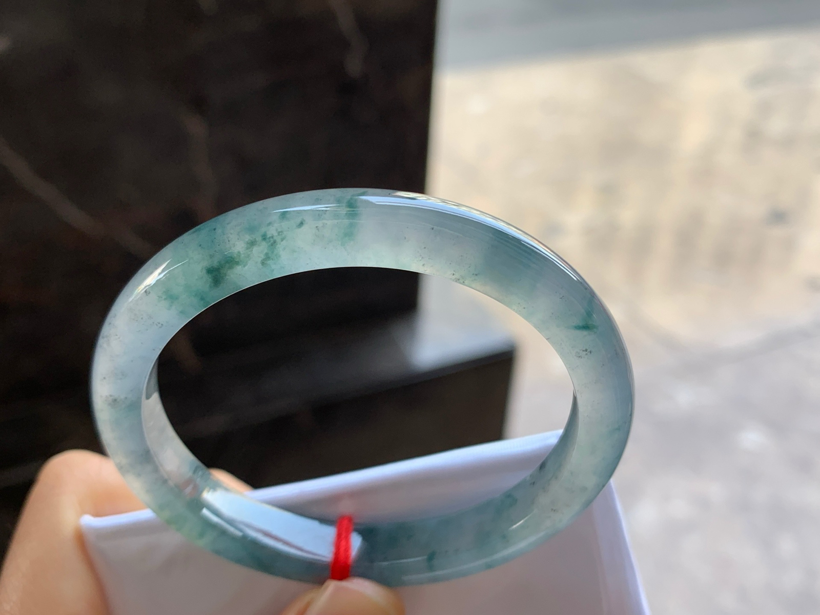 52.5-8.2-7.1

冰种贵妃手镯^_^透亮 正圈50可以带