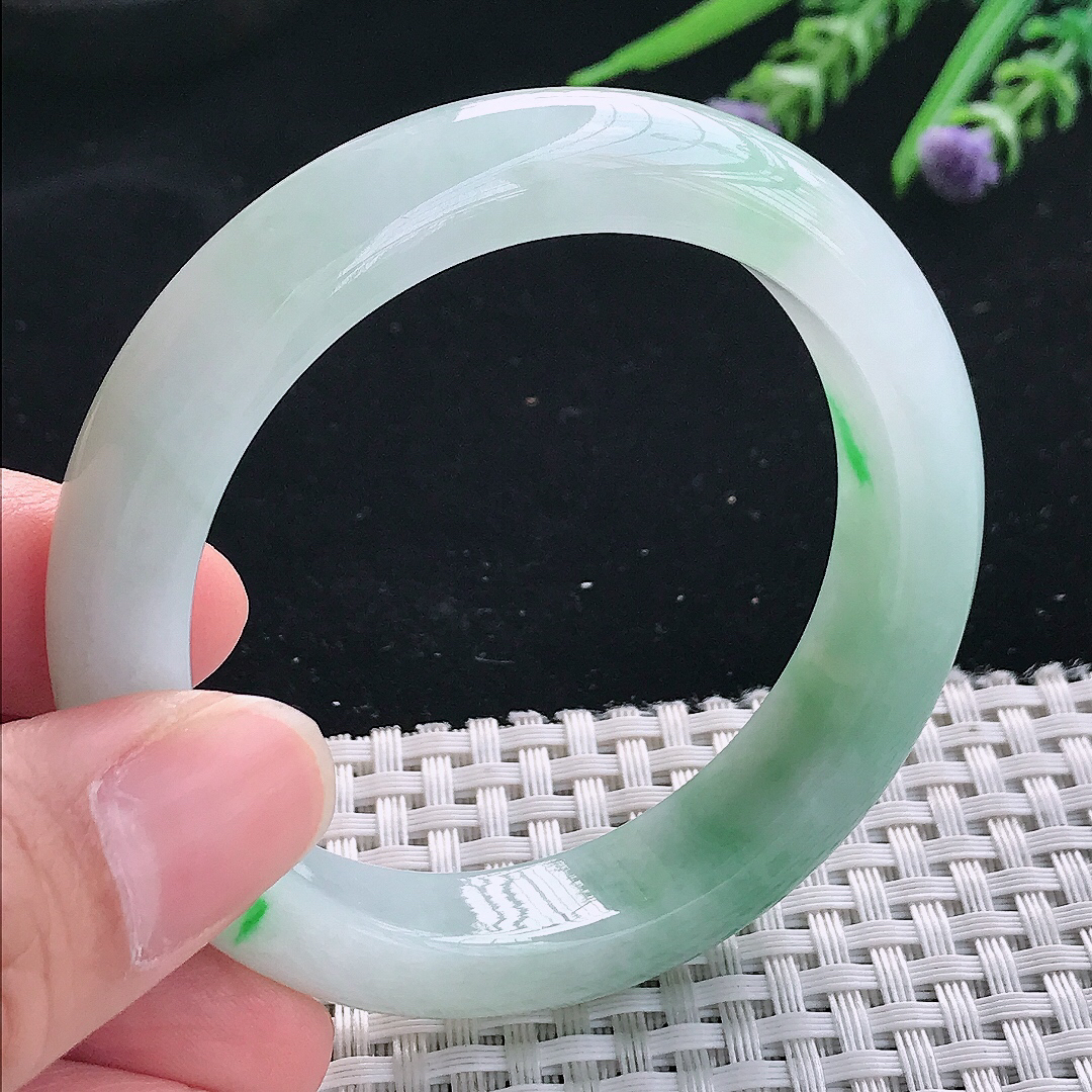 实拍天然翡翠52.8/12.4/8.6老坑冰润飘绿手镯翡翠玉镯手环