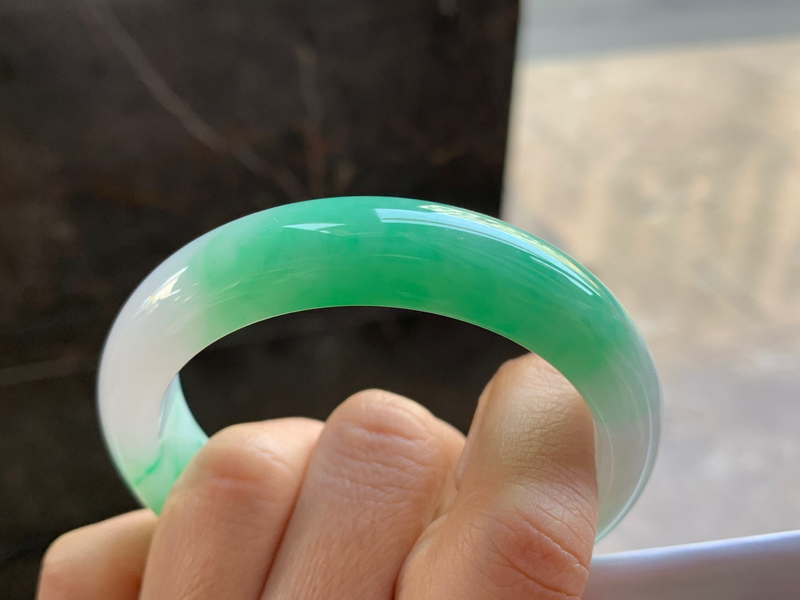 55-13.4-8.4

阳绿色手镯^_^色阳 细腻