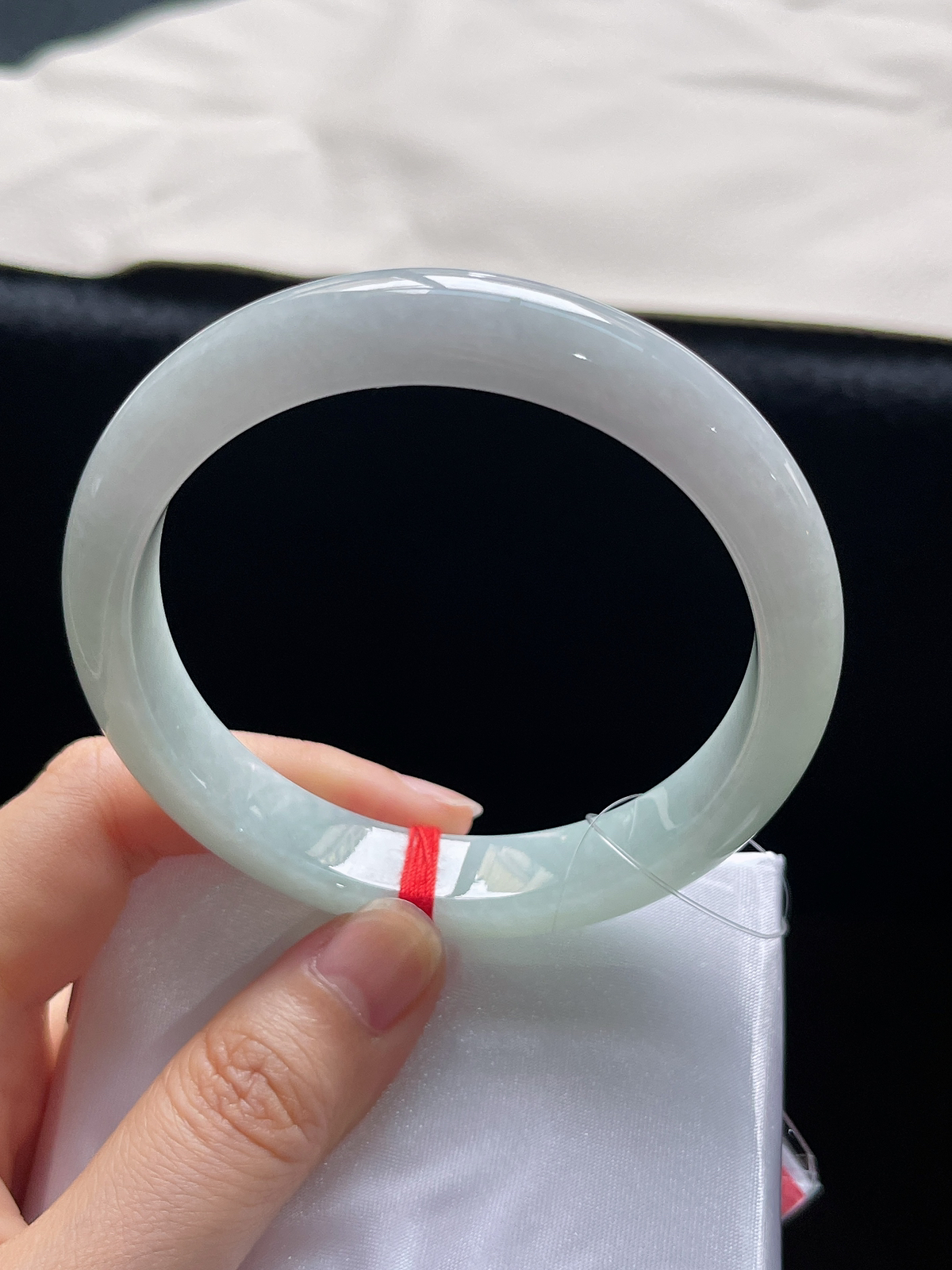 正圈59.3圈口，翡翠冰糯种淡绿色手镯