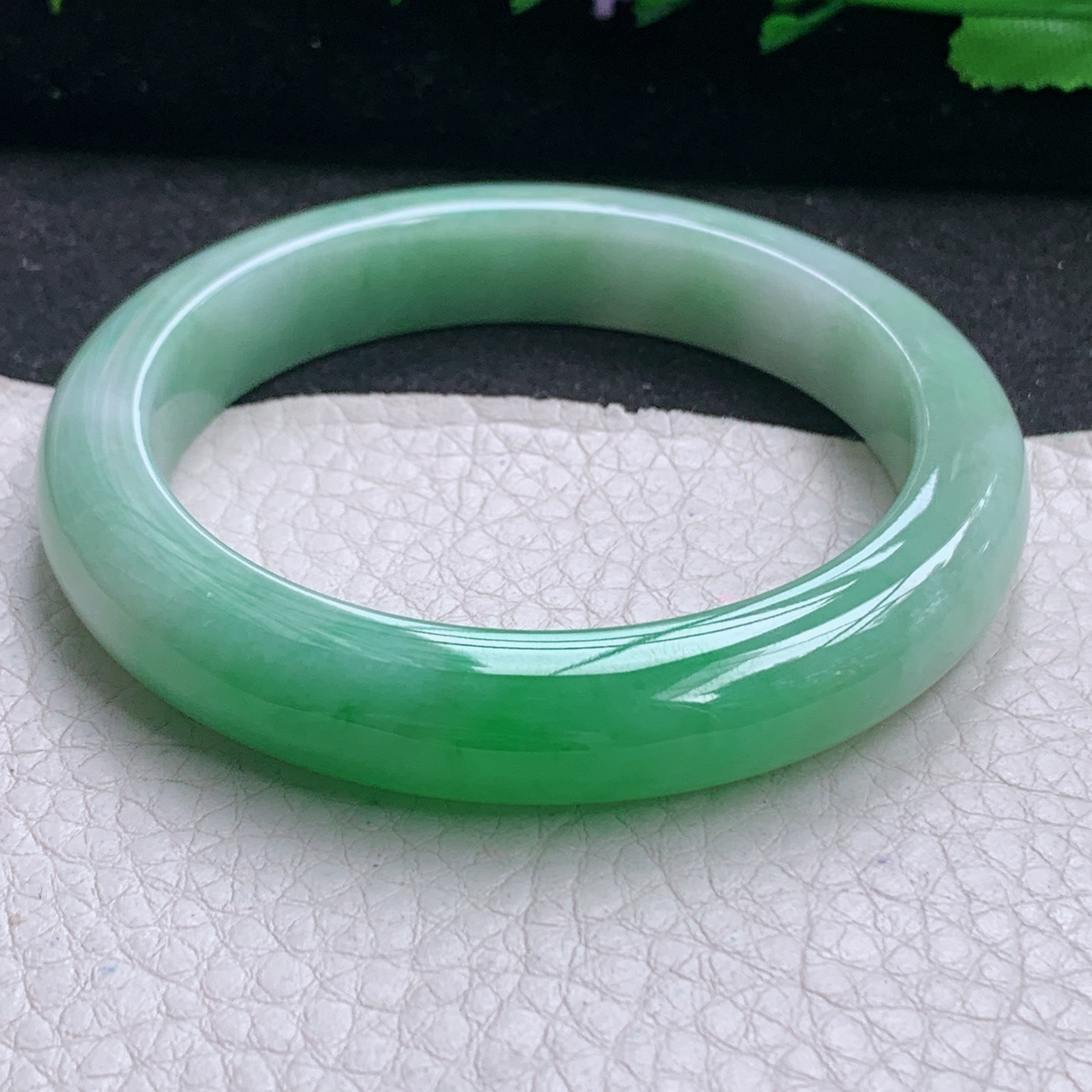 ax实拍53*10.3*8.4平安镯 缅甸翡翠A货玉手镯精美辣绿正圈玉手镯