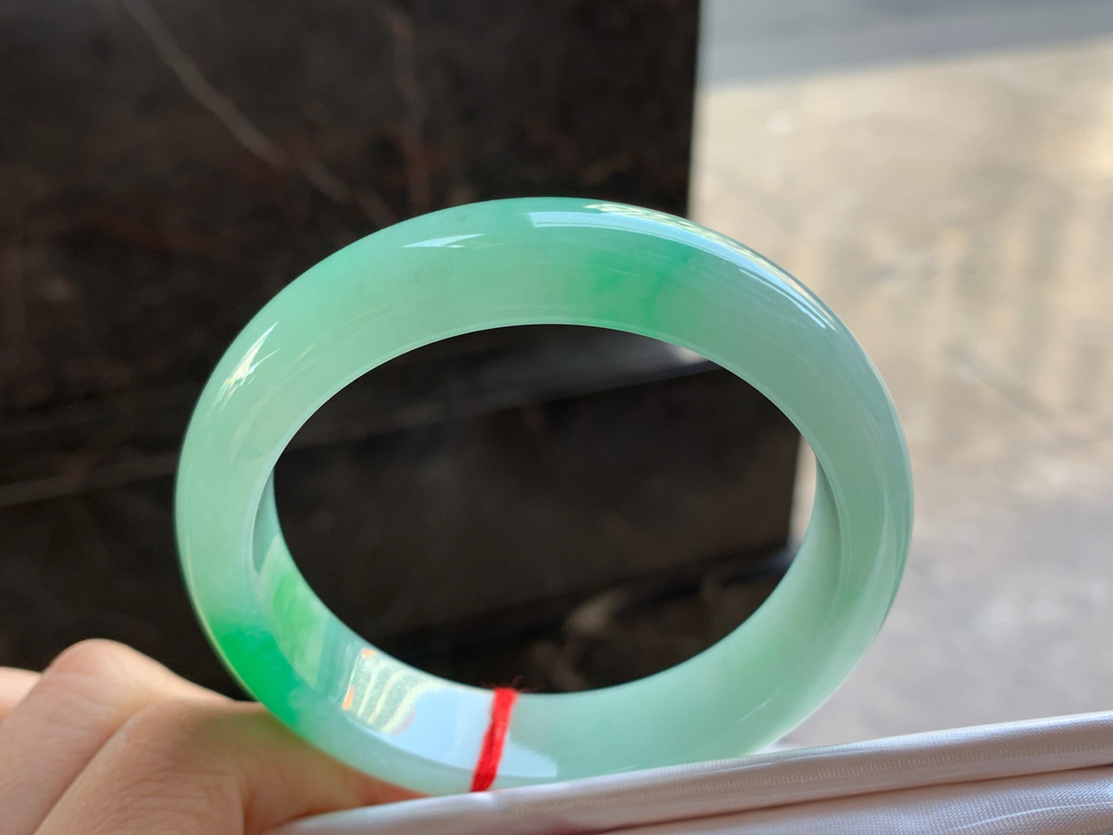 58-14-8.8

阳绿色手镯^_^色阳 玉质温润