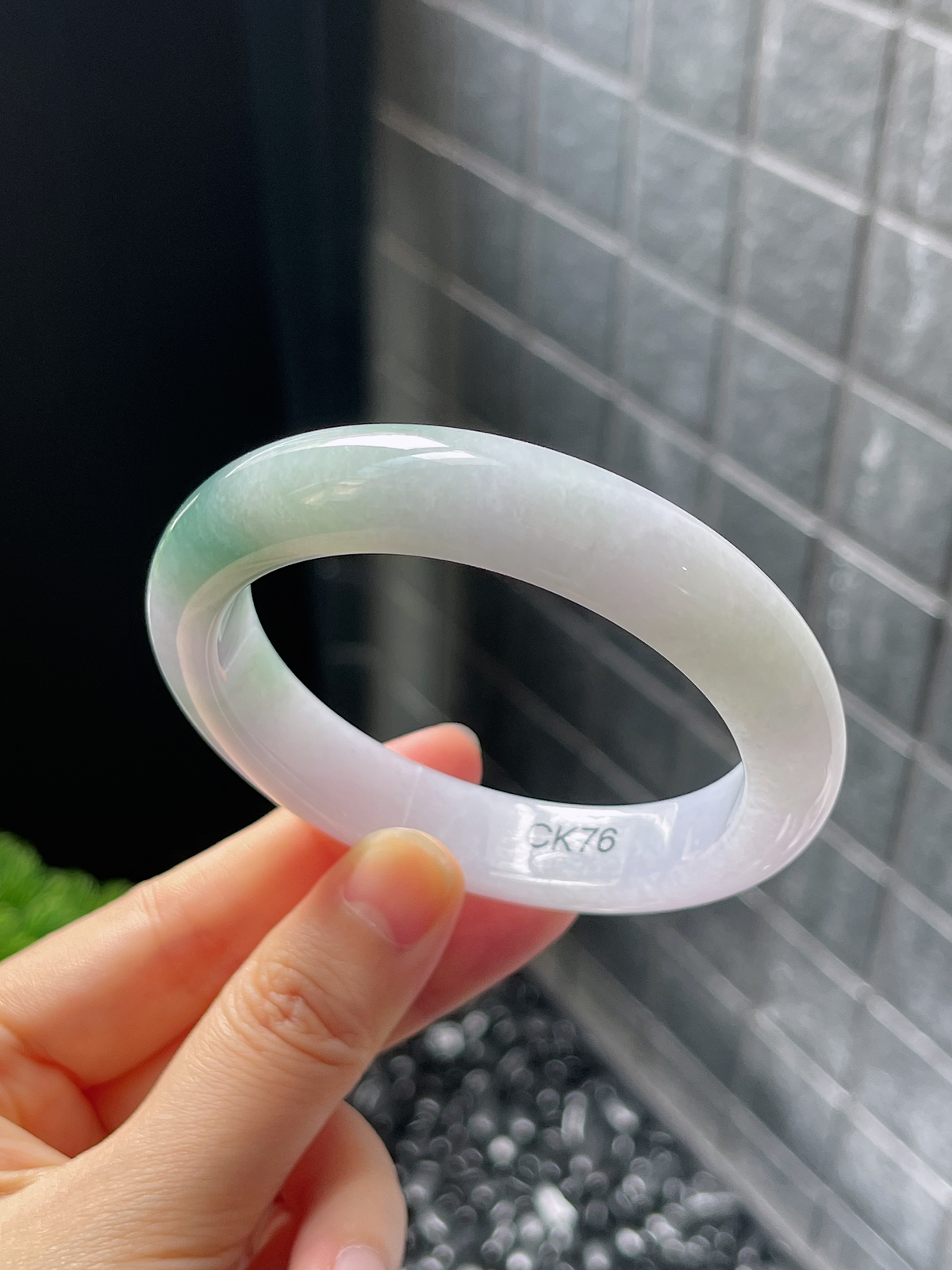 正圈56.3圈口，翡翠糯化种绿色手镯