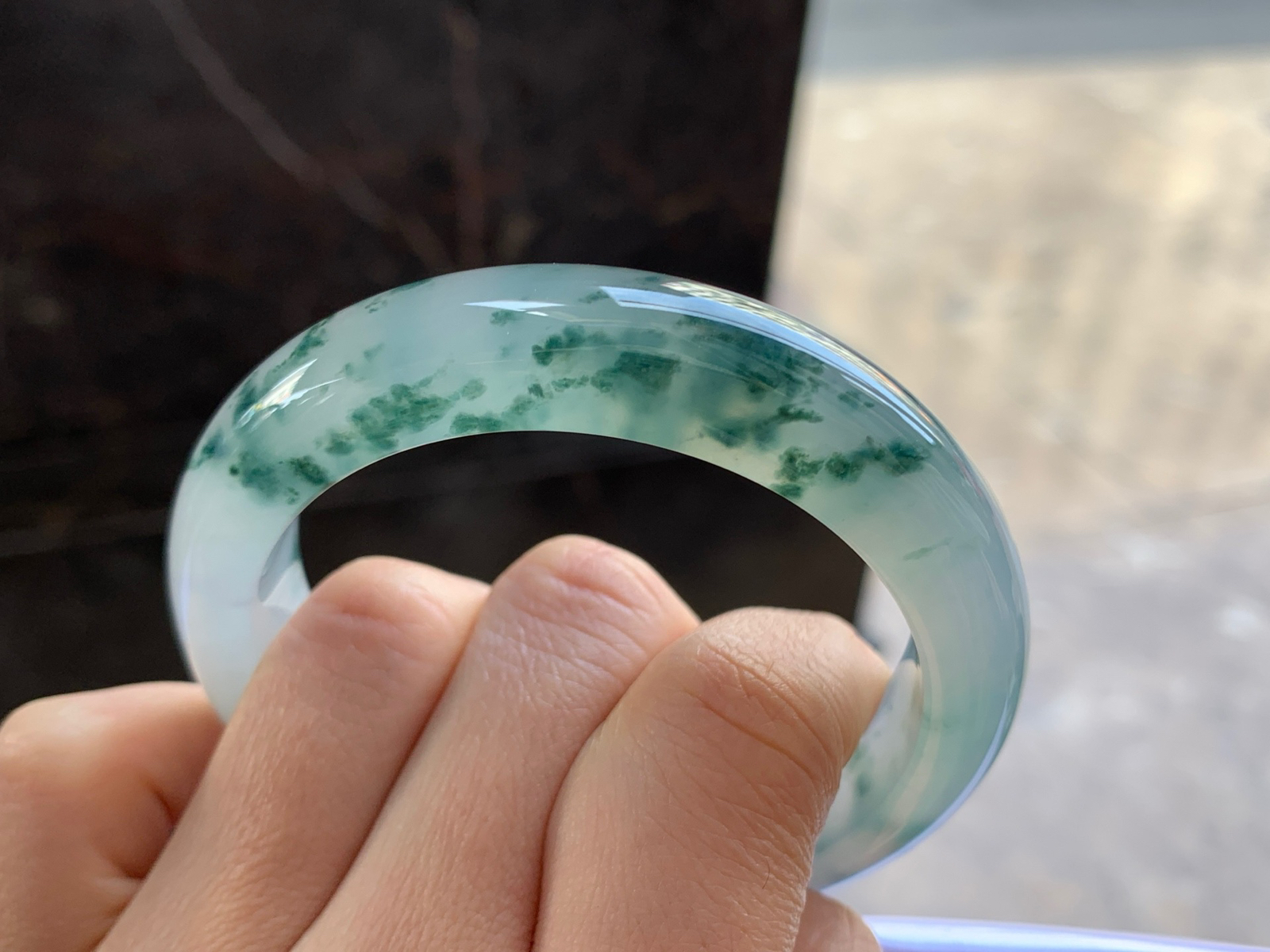 54-13.5-8.8

冰种蓝花手镯^_^飘花灵韵