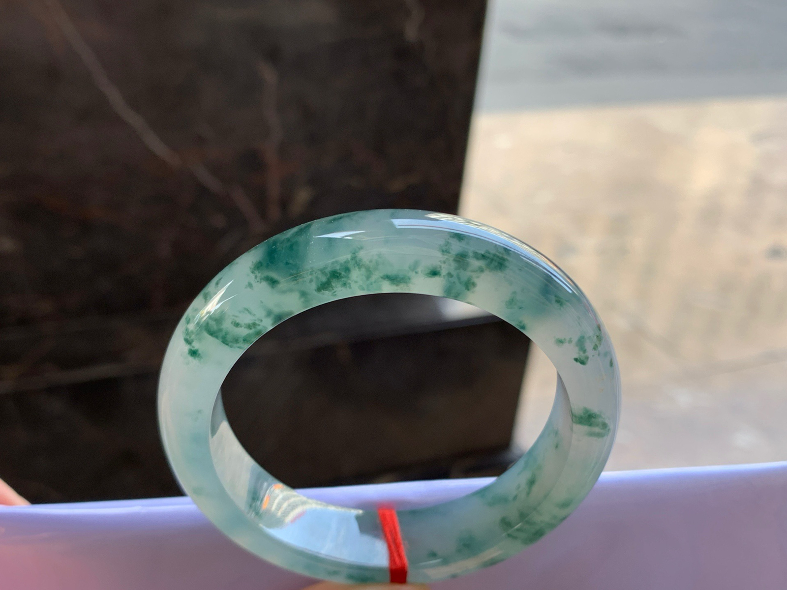 54-13.5-8.8

冰种蓝花手镯^_^飘花灵韵