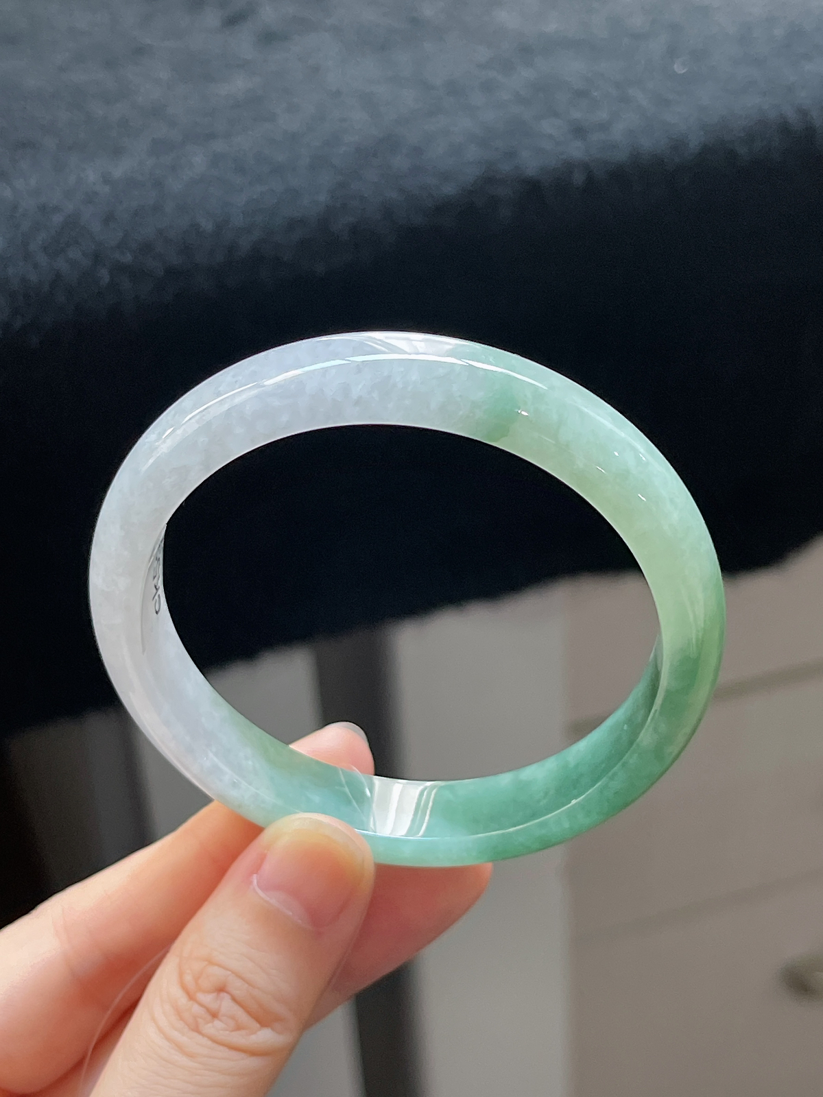 正圈56.3圈口，翡翠糯化种灰绿色手镯