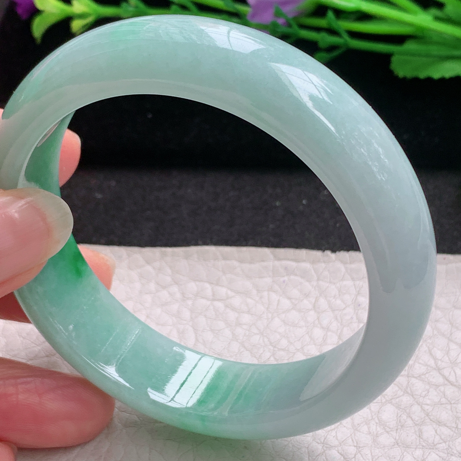 js品质款55*16*8轮胎镯 缅甸翡翠A货玉手镯精美辣绿宽边玉手环