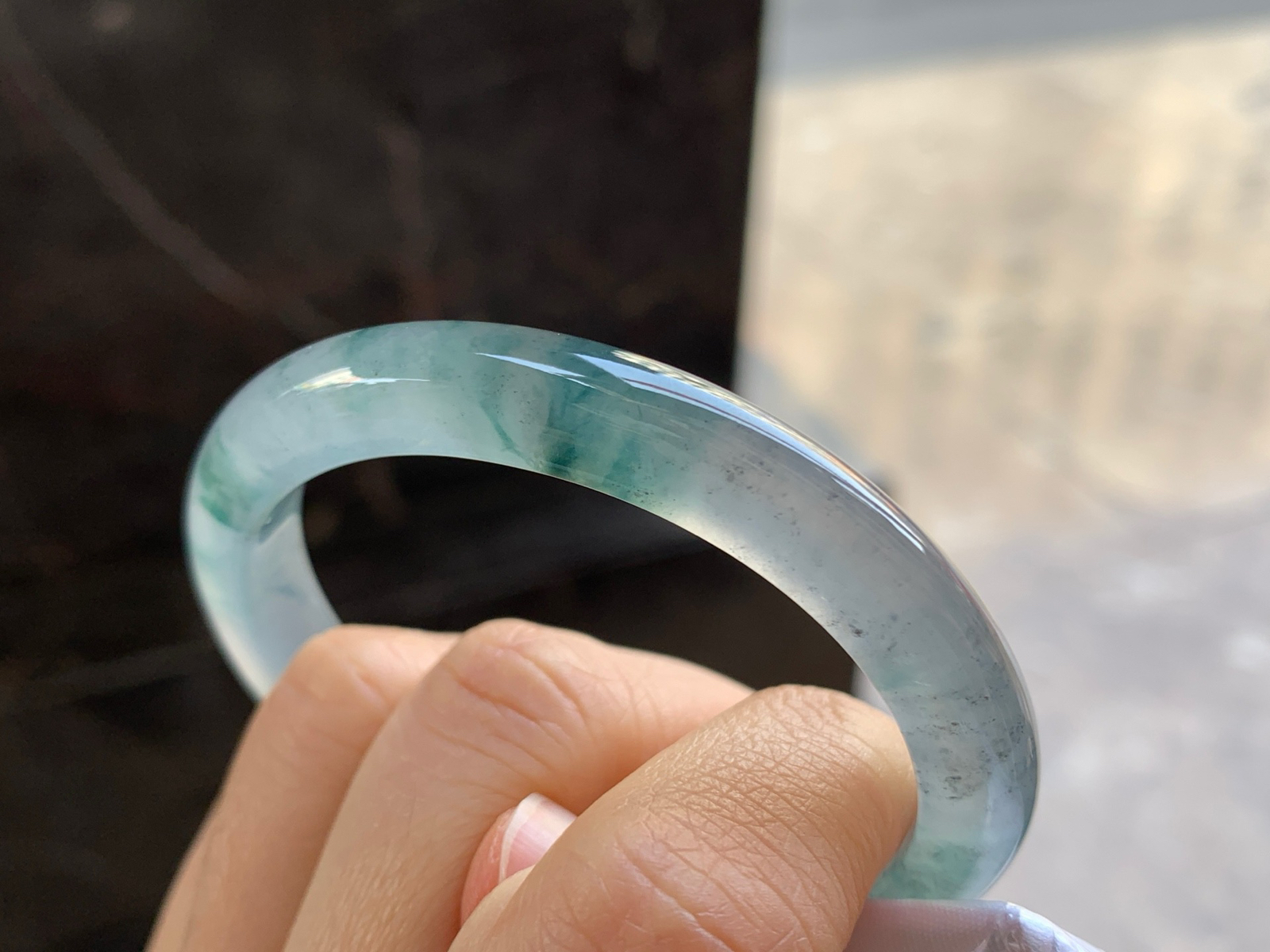 52.5-8.2-7.1

冰种贵妃手镯^_^透亮 正圈50可以带