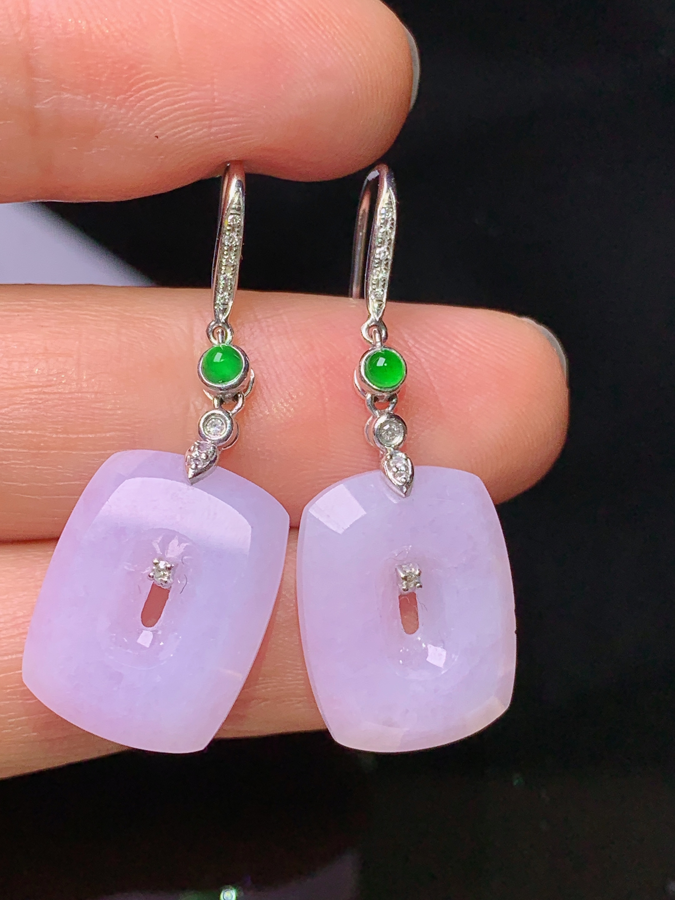 18k金钻镶嵌紫罗兰平安扣吊坠 玉质细腻 色泽艳丽清新 水润亮眼 整体尺寸35*12.5*3.8y4