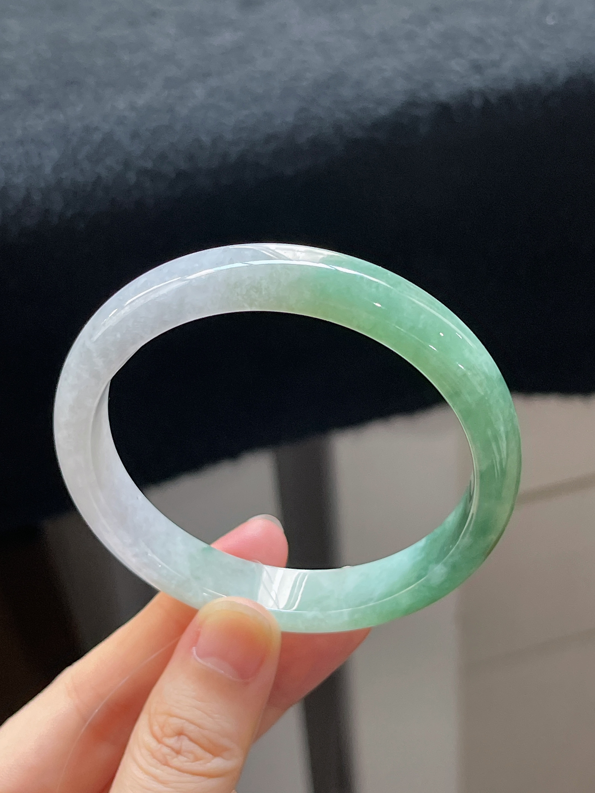 正圈56.3圈口，翡翠糯化种灰绿色手镯