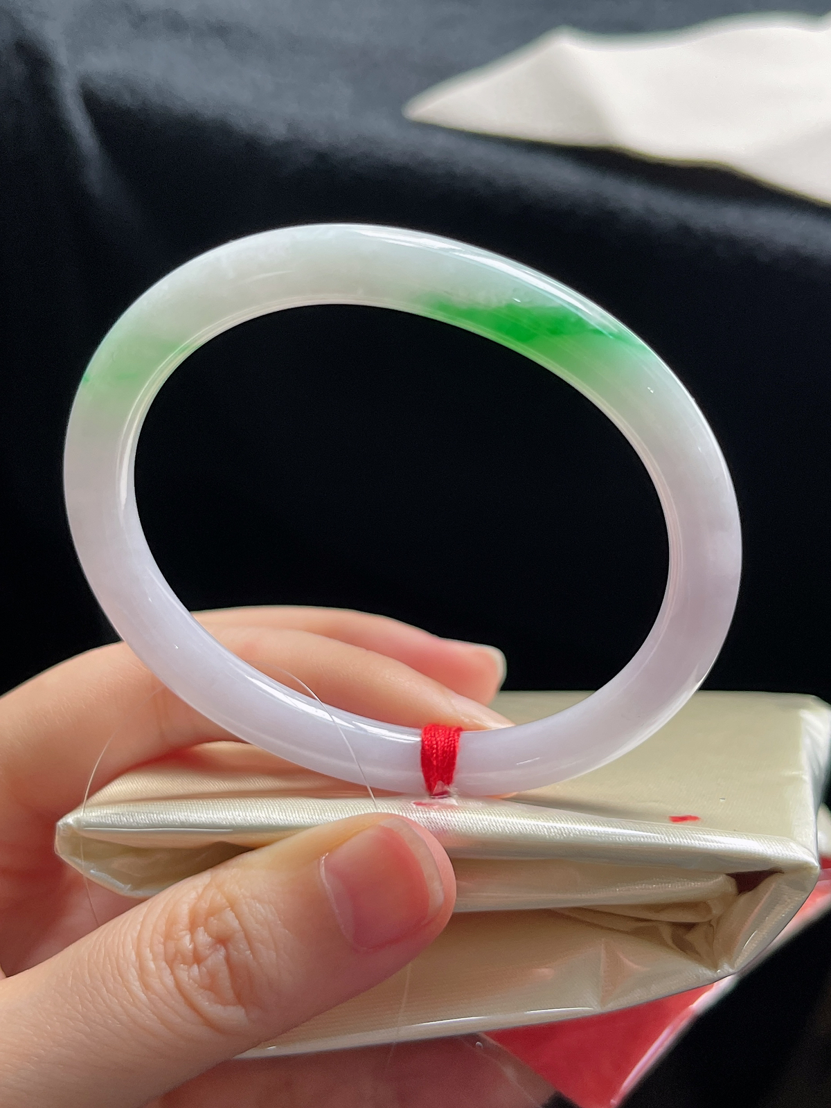 贵妃镯54.6圈口，翡翠糯化种飘花手镯