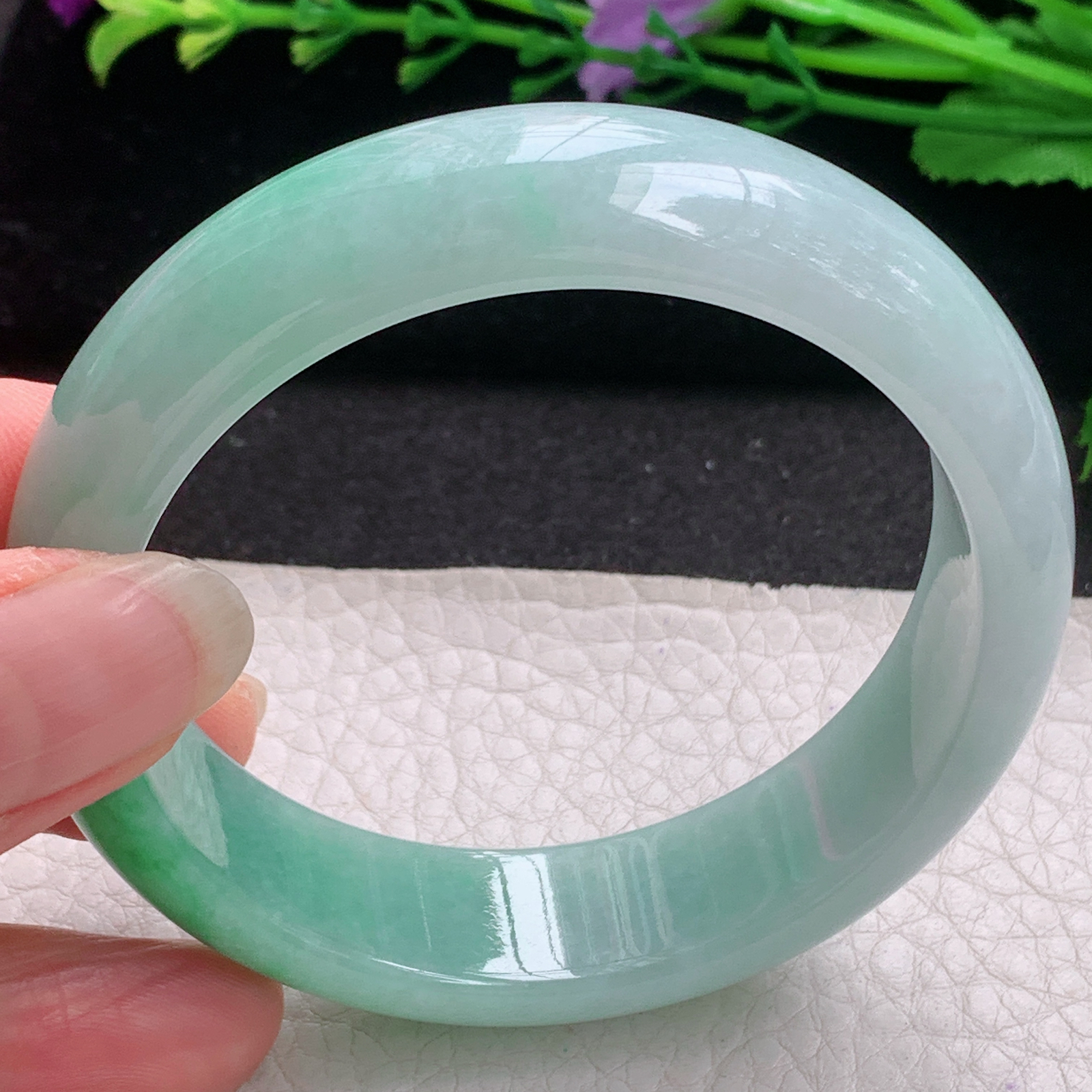 js品质款55*16*8轮胎镯 缅甸翡翠A货玉手镯精美辣绿宽边玉手环