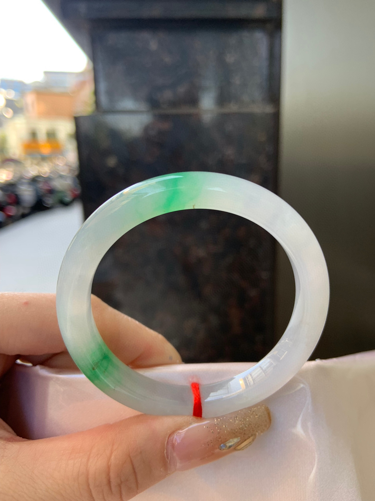 飘阳绿正圈
50.4-7.6-7.3
飘阳绿花，色泽鲜艳，有淡淡的紫底子干净细腻