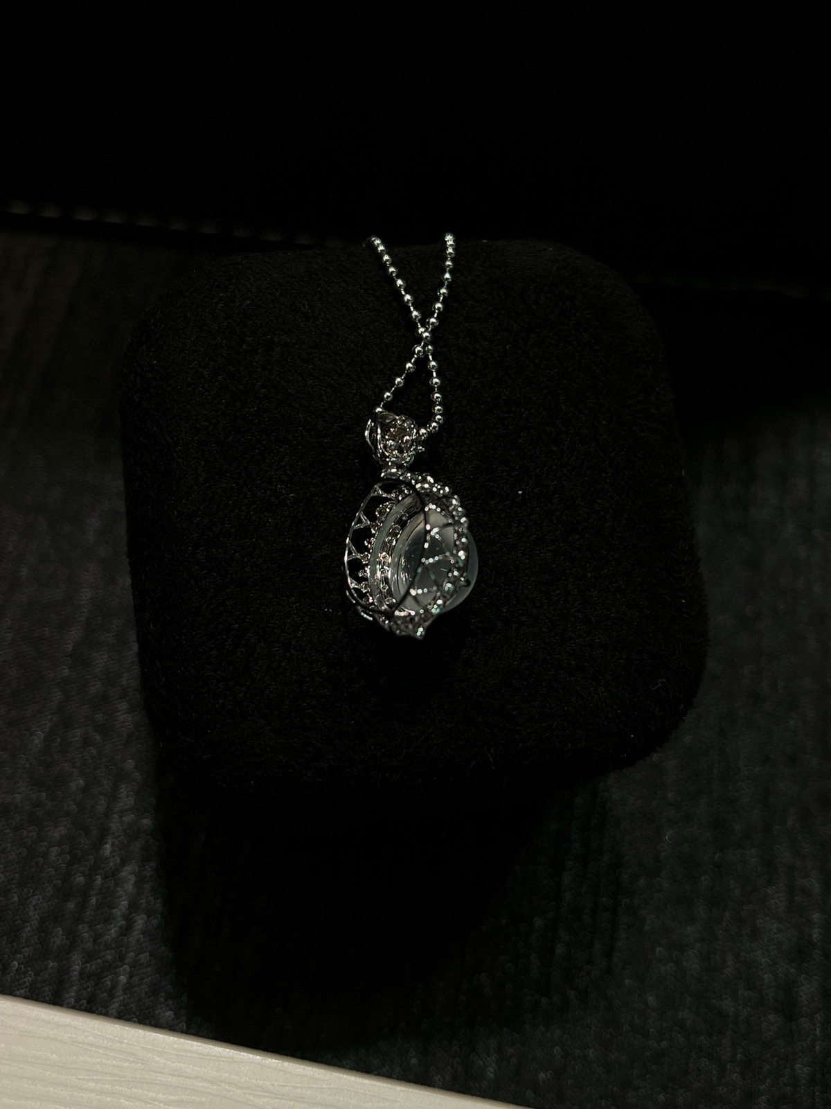 18k金镶嵌冰蛋面吊坠