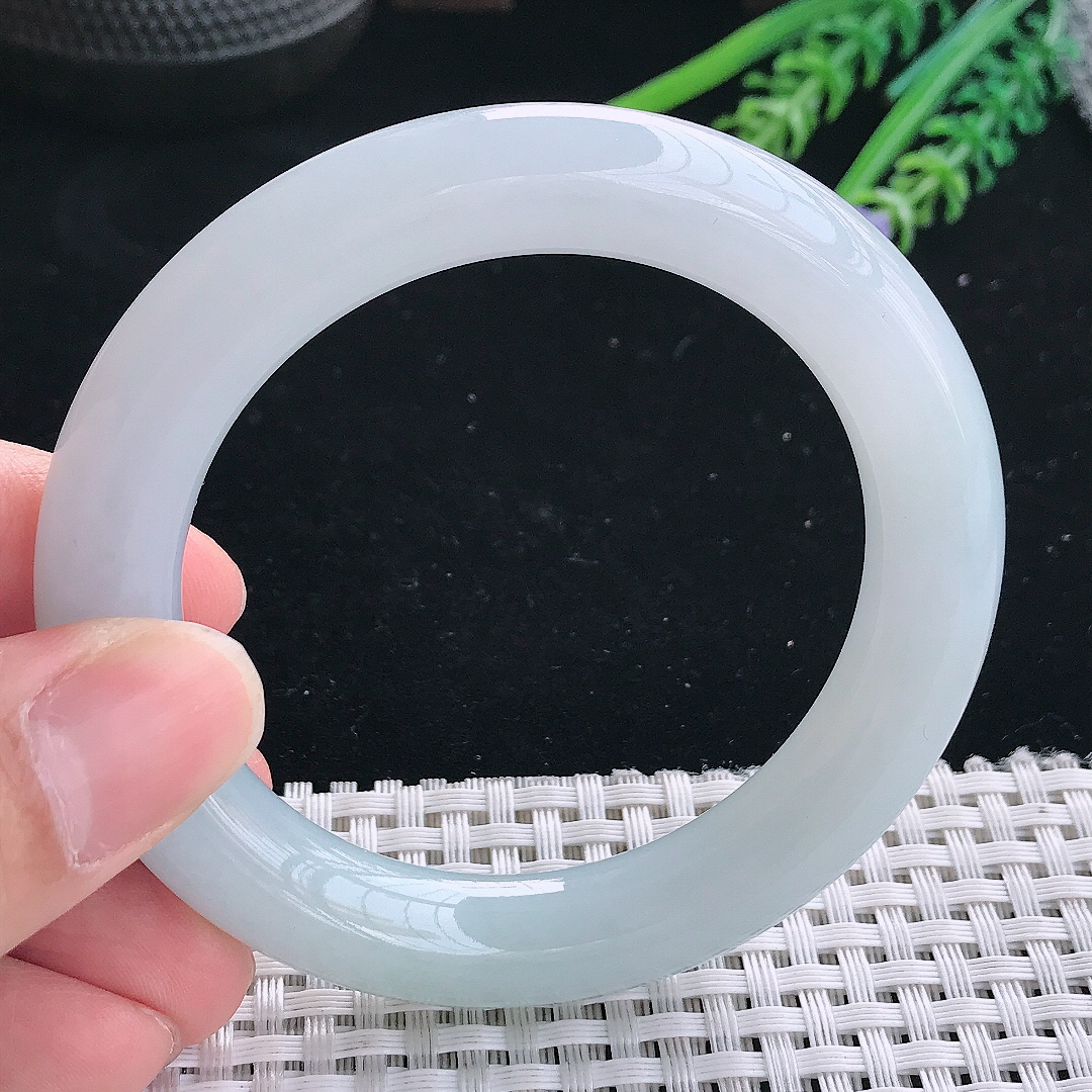 实拍缅甸a货翡翠53.5/10.8/10.6翡翠冰胶水灵冰晴圆条玉镯手环