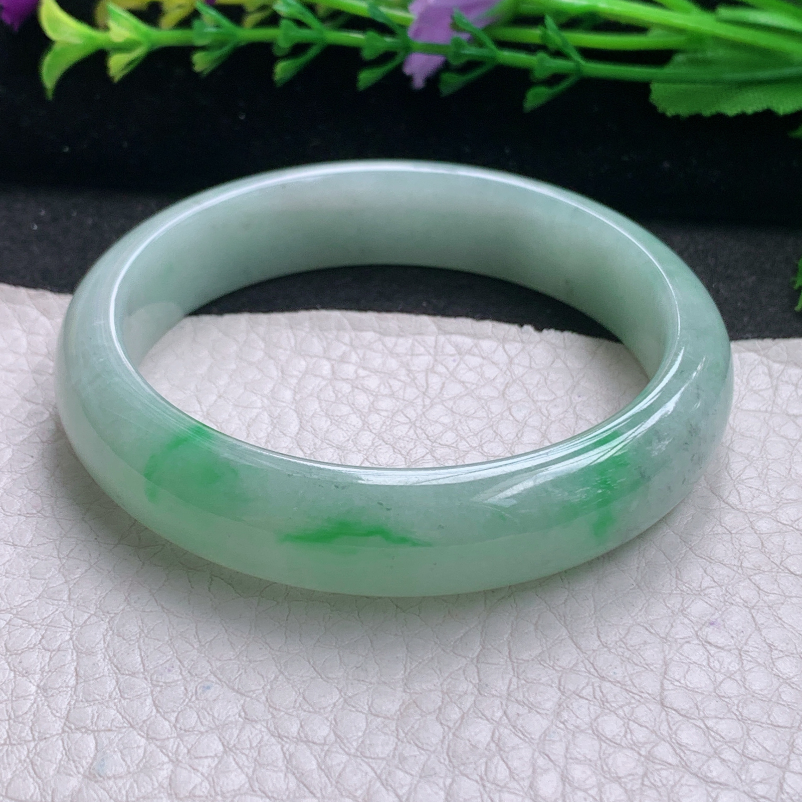n清新款56*13*8平安镯 缅甸翡翠A货玉手镯精美阳绿飘乌鸡花宽边玉手镯