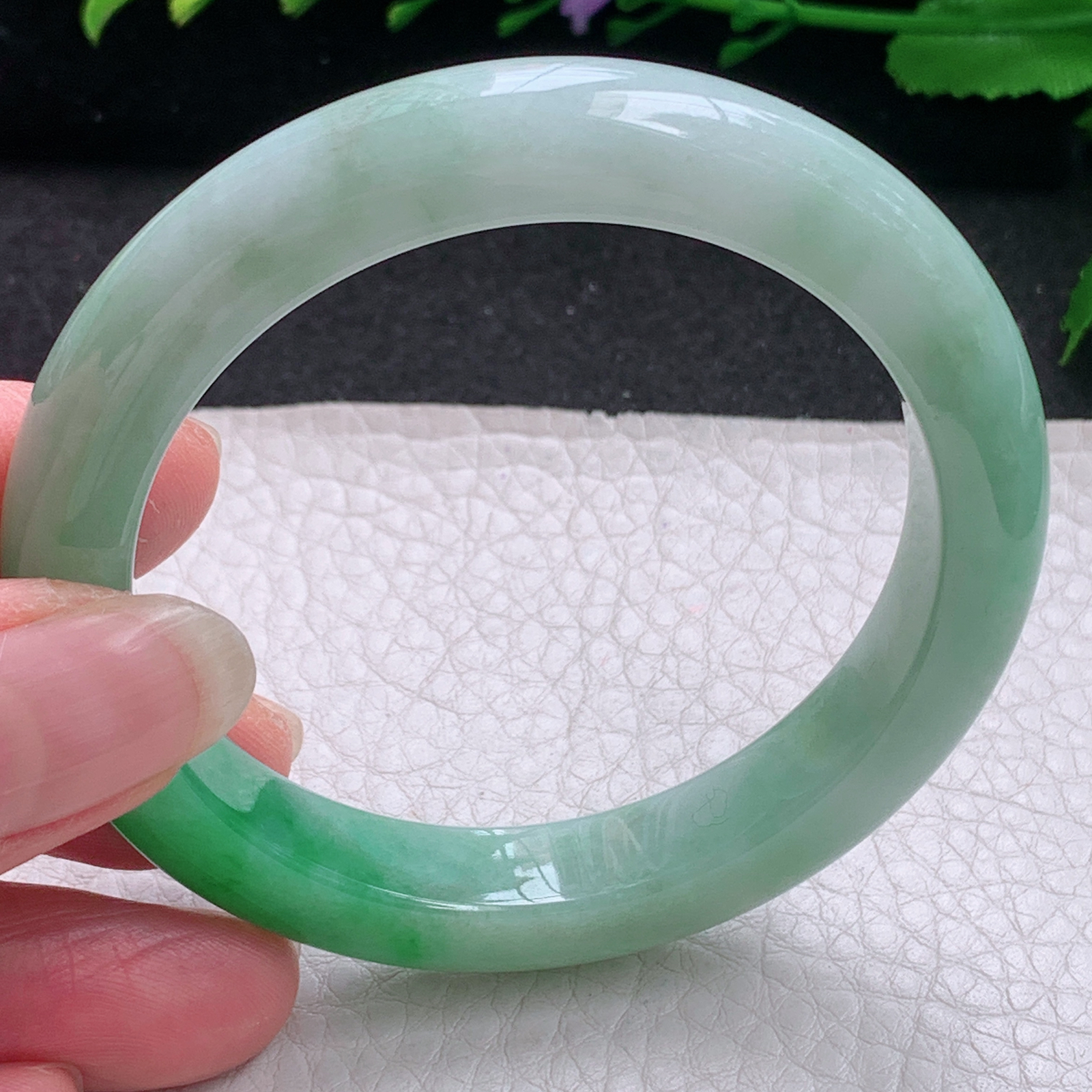 ax实拍53*10.3*8.4平安镯 缅甸翡翠A货玉手镯精美辣绿正圈玉手镯