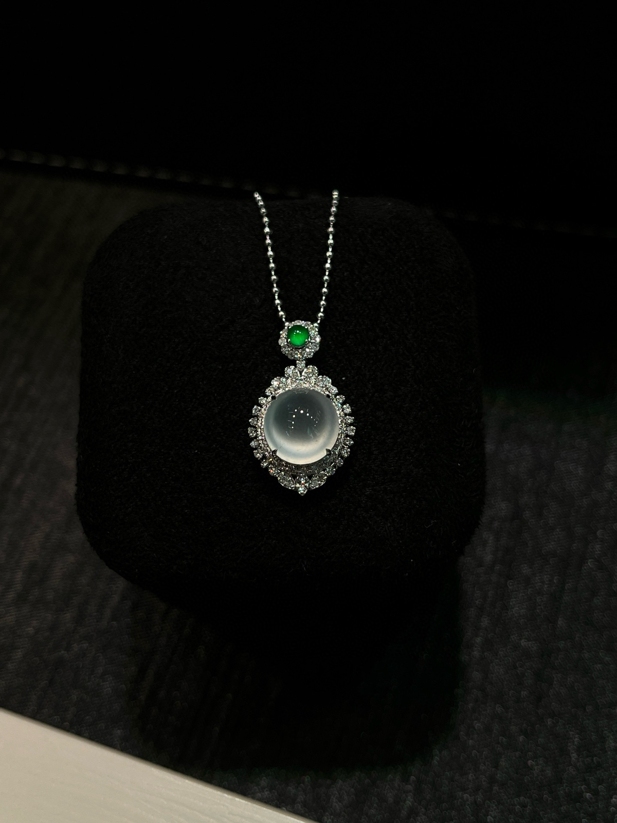 18k金镶嵌冰蛋面吊坠