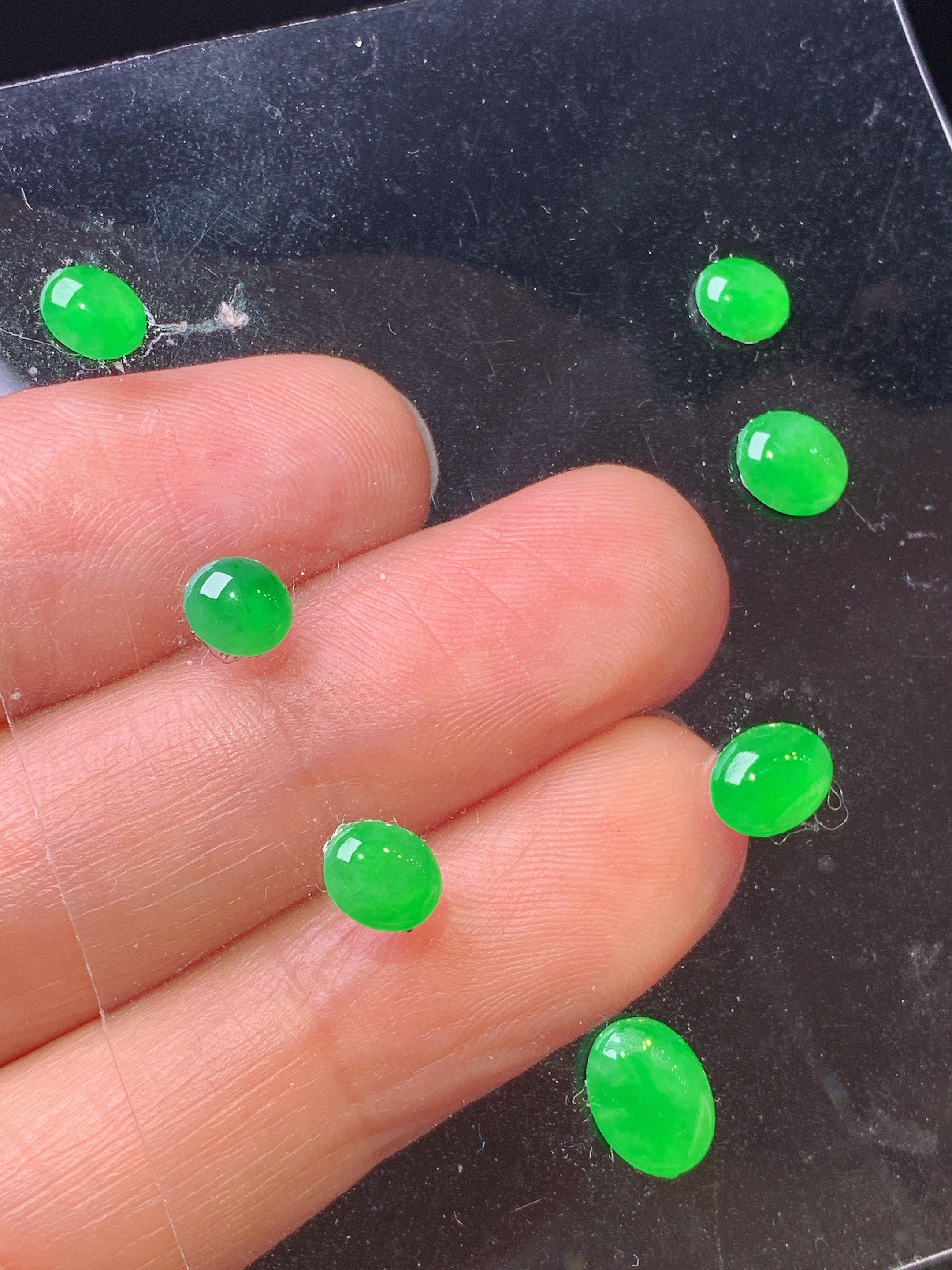 镶嵌款 满绿蛋面一手 玉质细腻 色泽艳丽清新 水润亮眼 整体尺寸7.5*5.6*2.5L2