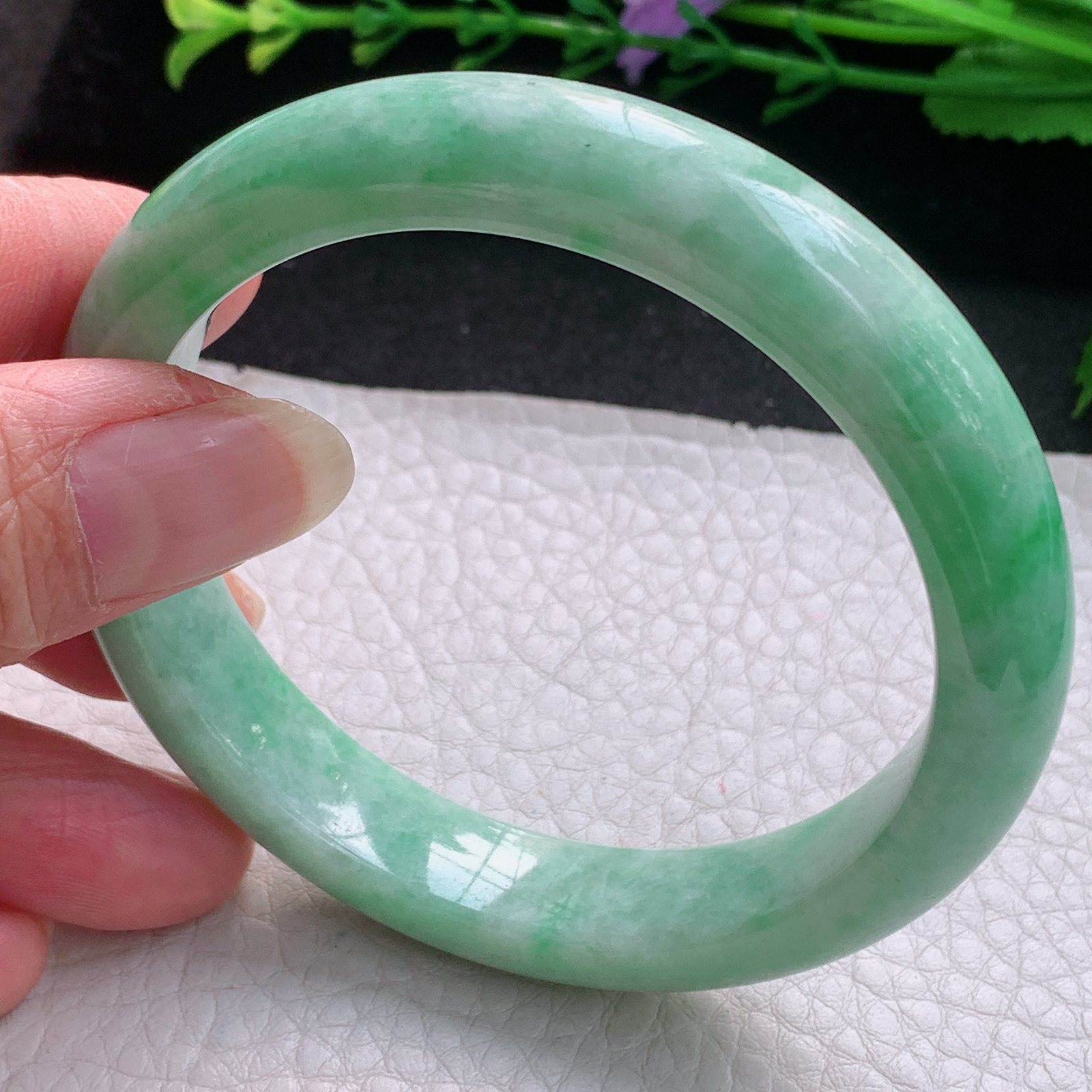 n清新款58*12*8.5平安镯 缅甸翡翠A货玉手镯精美白底青宽边玉手镯