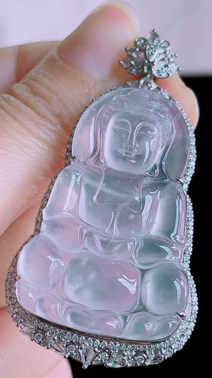 【翡翠名称】18K金豪华镶钻高冰观音吊坠挂件
【翡翠尺寸】含金55.8/29.3/9.2mm
【翡翠