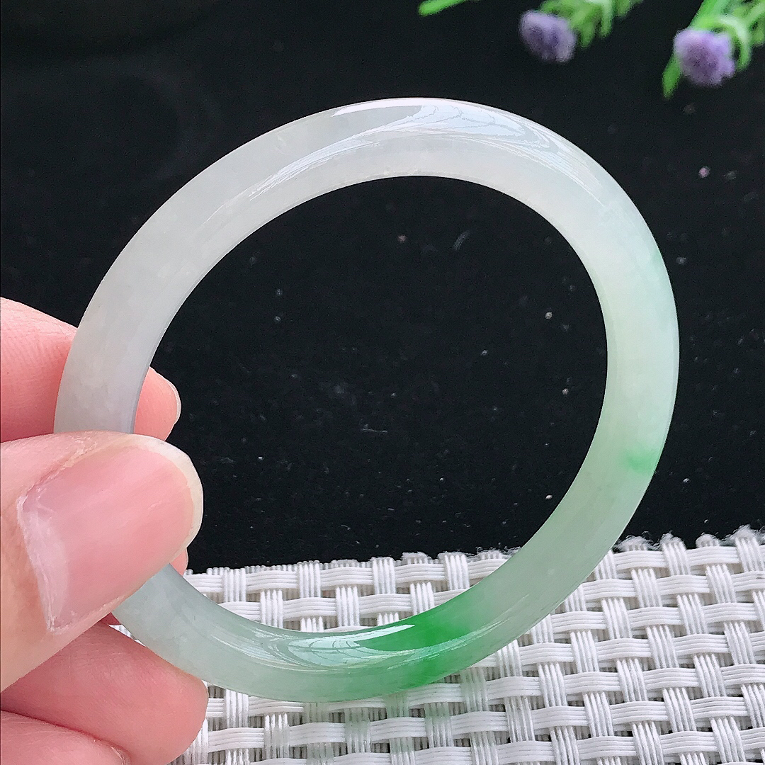 实拍天然翡翠49.5/6.7/7.2小圈口老坑冰胶水灵飘阳绿圆条手镯翡翠叮当镯