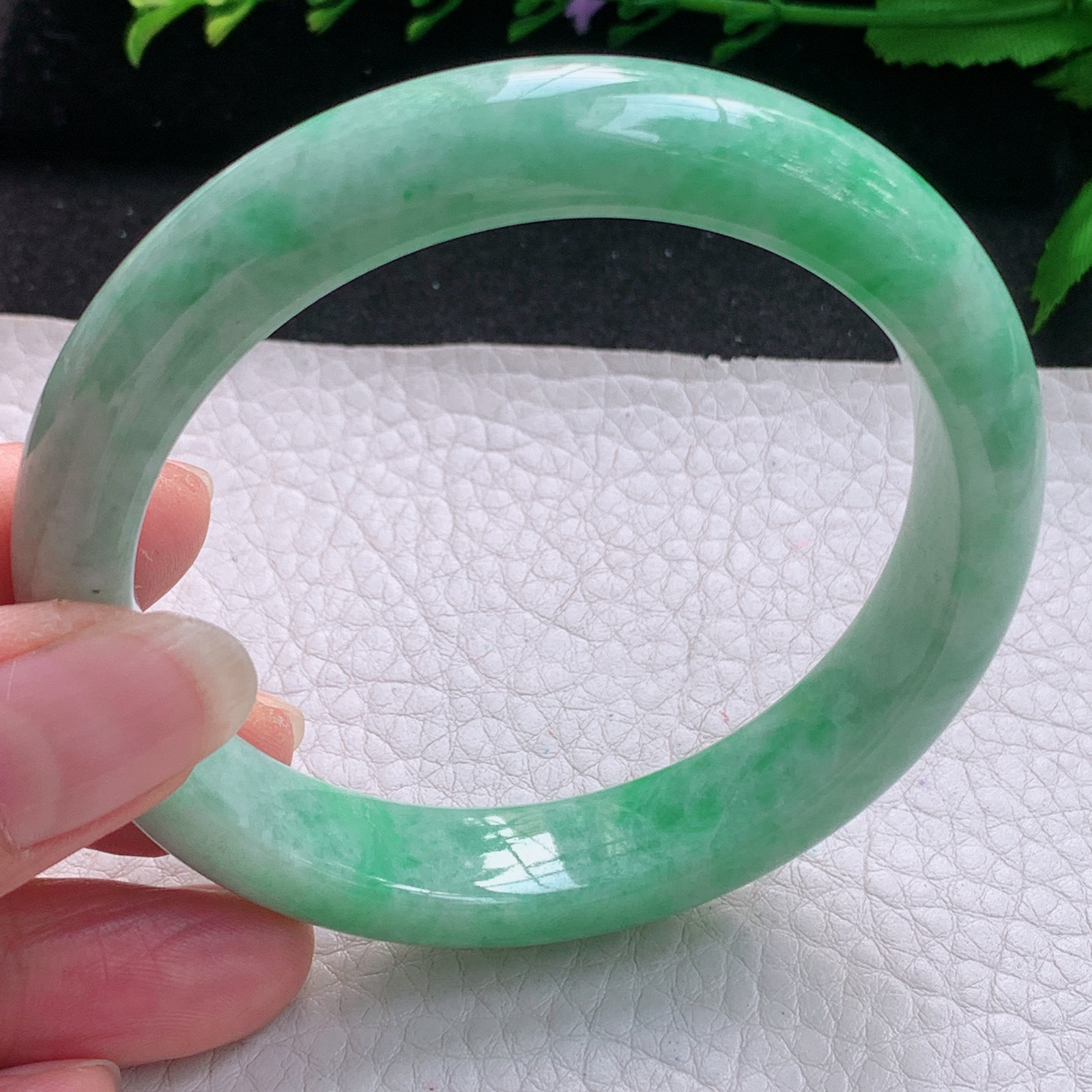n清新款58*12*8.5平安镯 缅甸翡翠A货玉手镯精美白底青宽边玉手镯