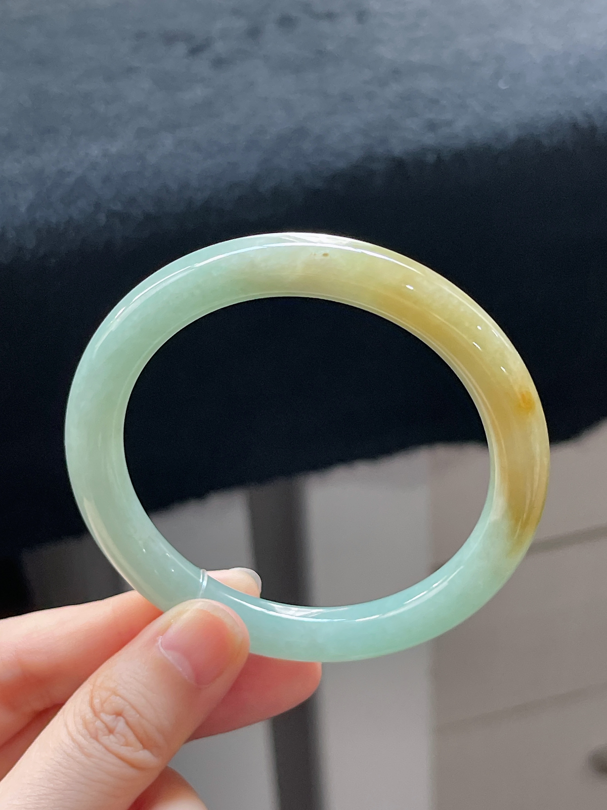 圆镯55.4圈口，翡翠糯化种黄加绿手镯