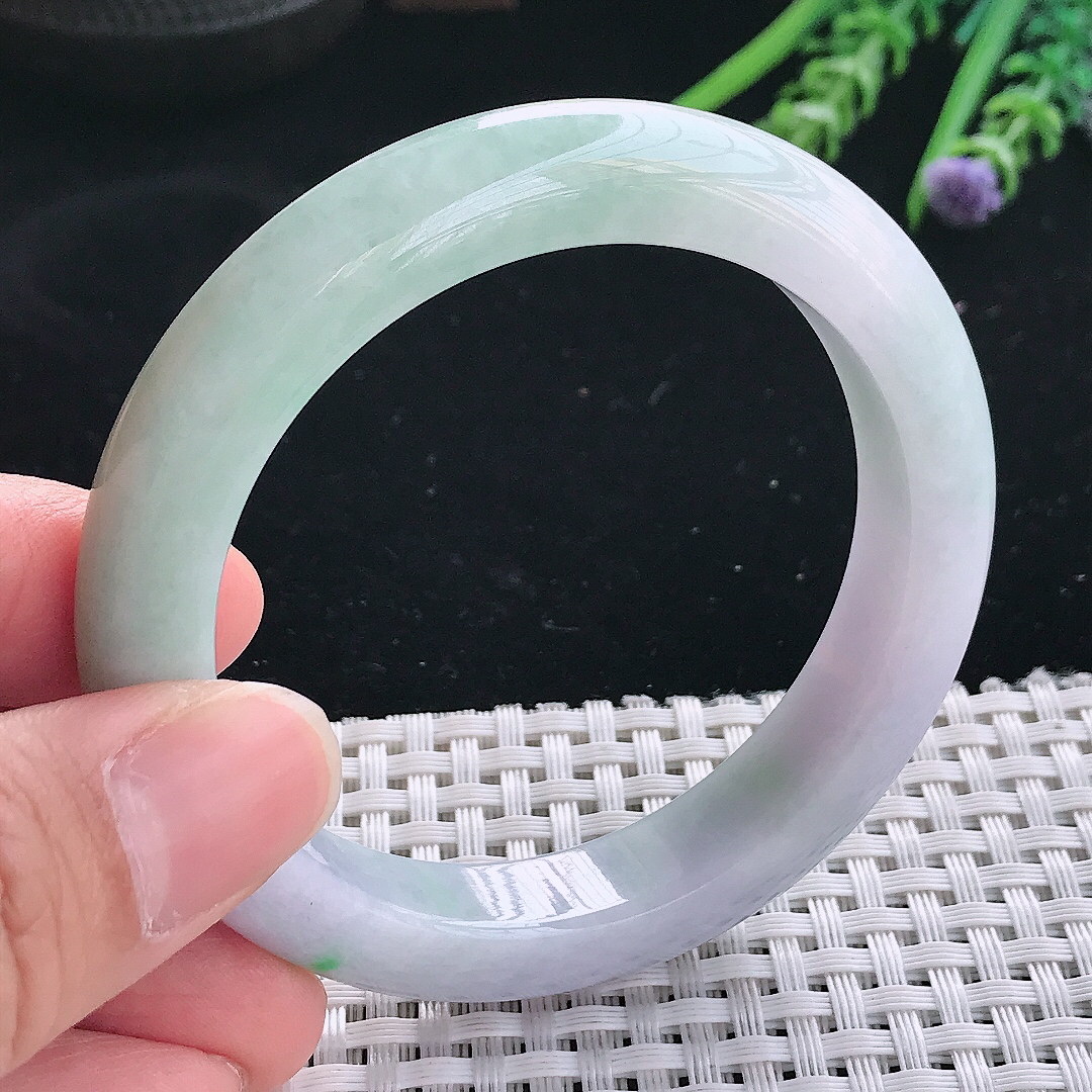 实拍天然翡翠54.5/11.2/9老坑精美冰润飘阳绿手镯翡翠玉镯手环