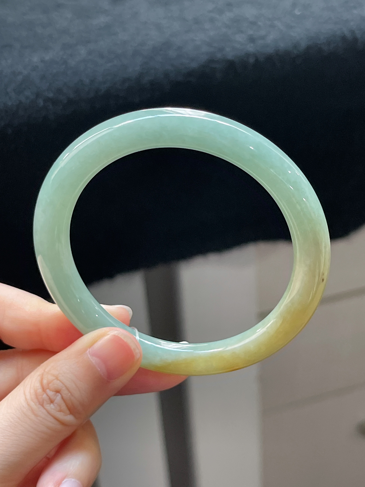 圆镯55.4圈口，翡翠糯化种黄加绿手镯