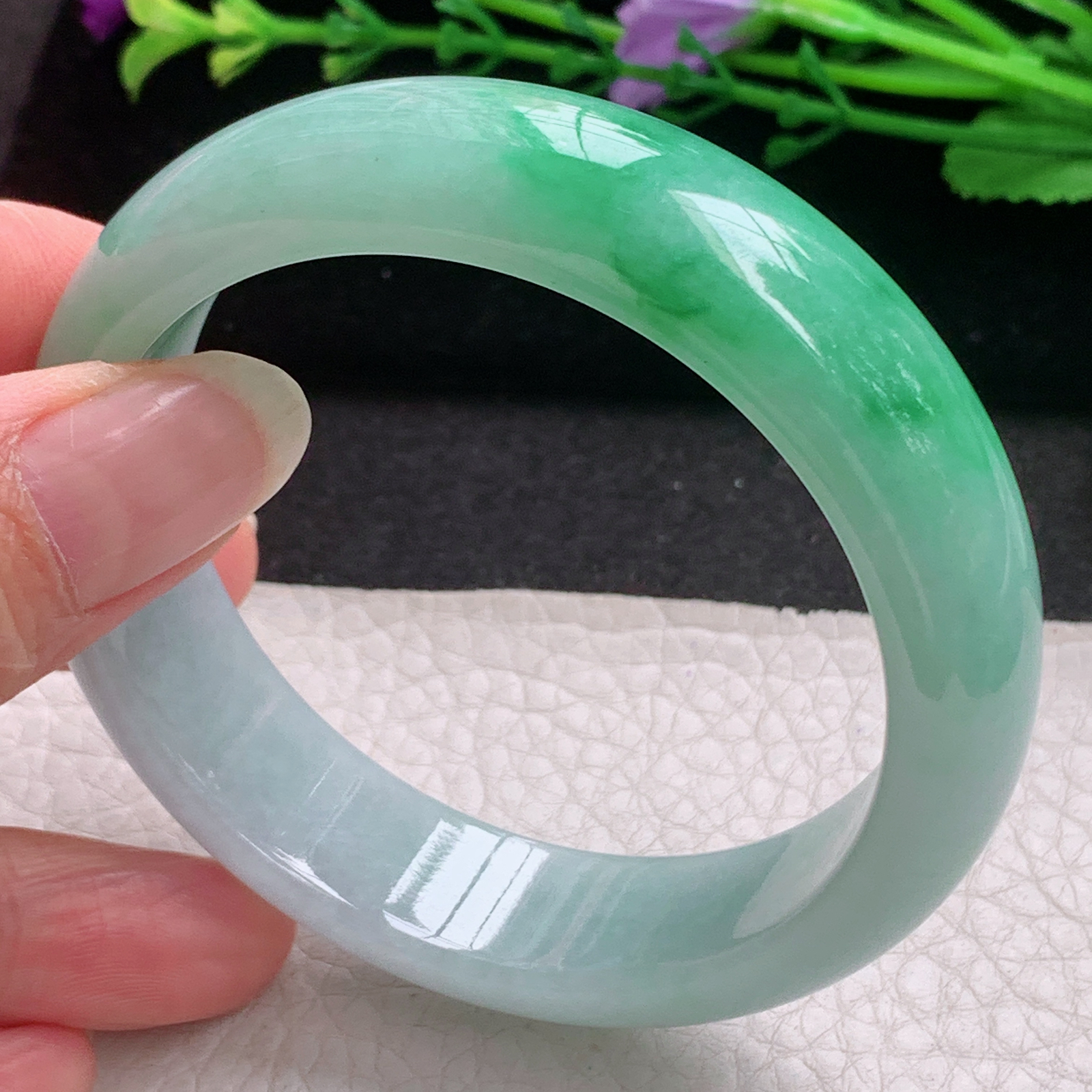 js品质款55*16*8轮胎镯 缅甸翡翠A货玉手镯精美辣绿宽边玉手环