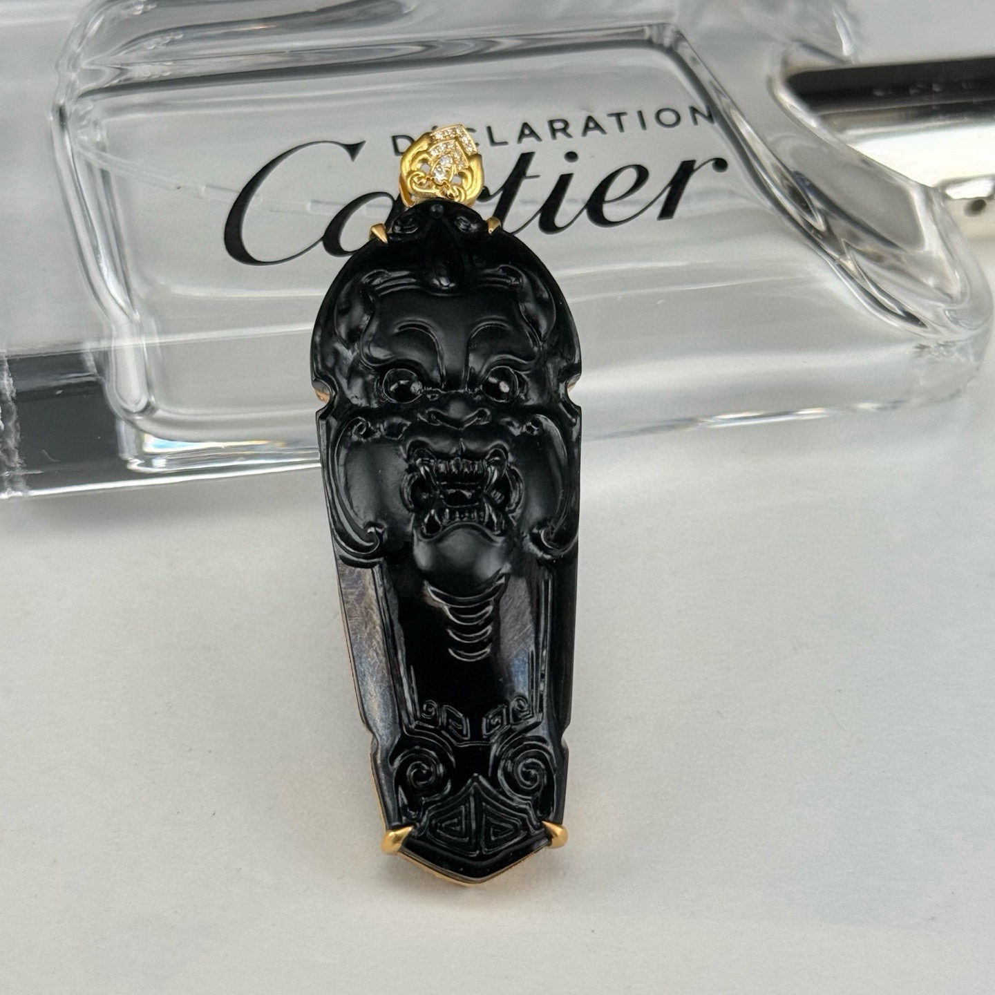 精品18k墨翠仿古瑞兽牌 种好色正 黑度极好 打灯通透 油性十足 尺寸62.3