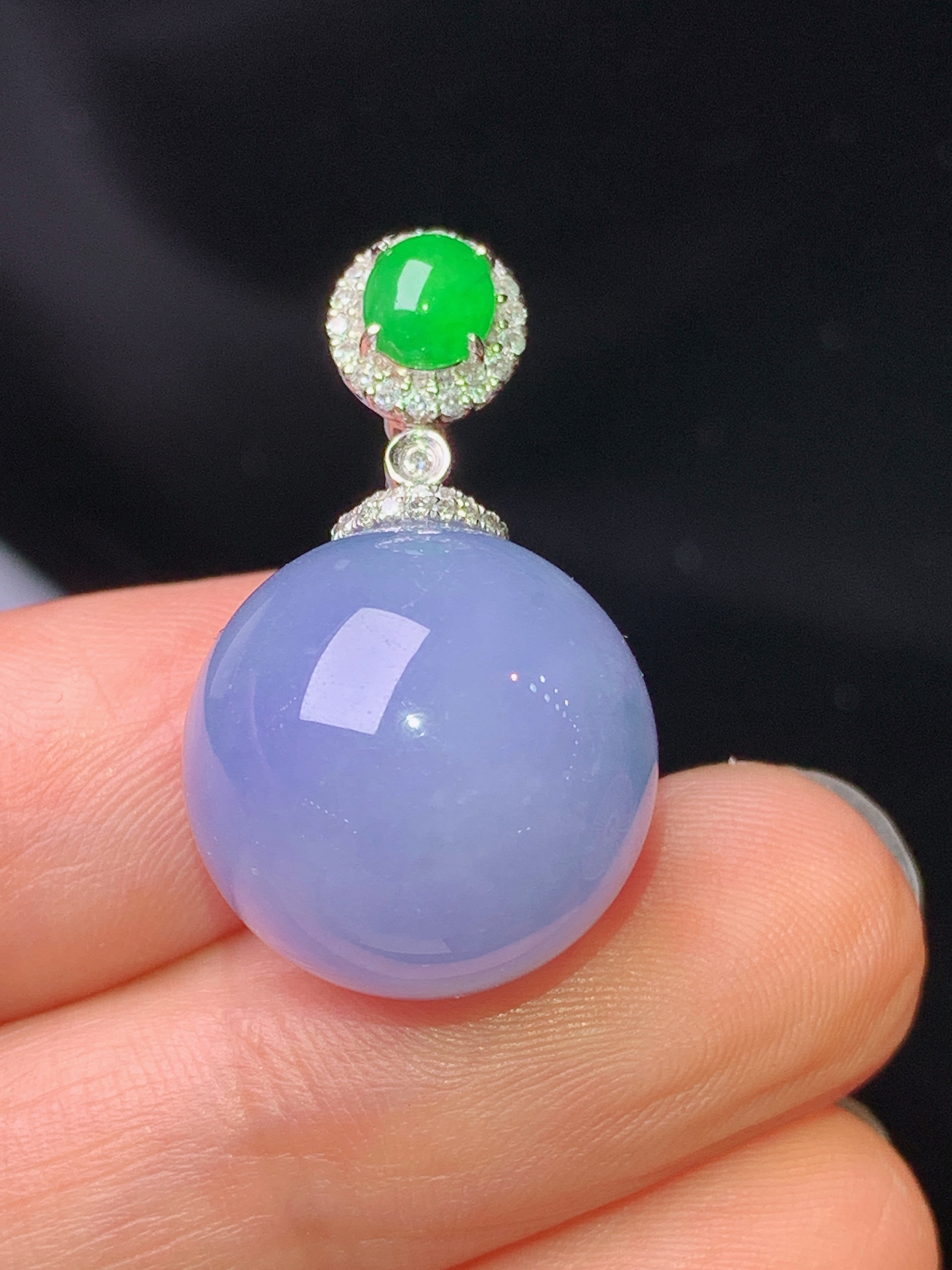 18k金钻镶嵌紫罗兰圆珠吊坠 玉质细腻 色泽艳丽清新 水润亮眼 整体尺寸27.3*16b1