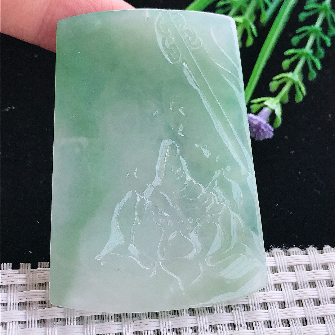 实拍A货翡翠66/48/5.3老坑冰胶水灵冰晴绿持莲观音吊坠翡翠大势至菩萨