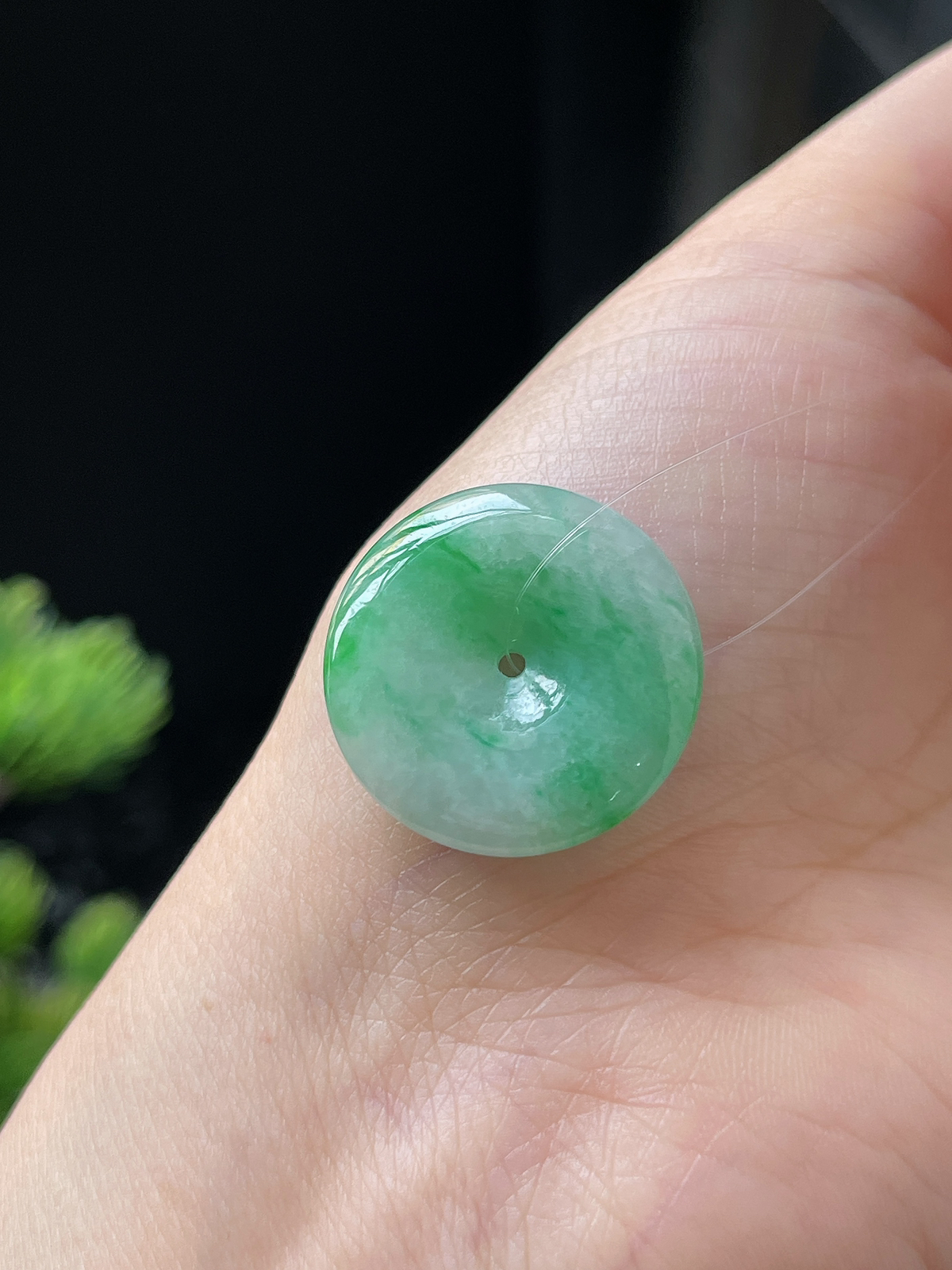 翡翠糯化种飘绿平安扣