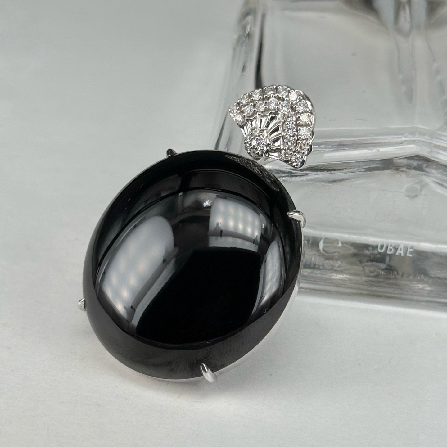 精品满钻墨翠蛋面 简约大气 打灯通透 油性十足 尺寸45.3