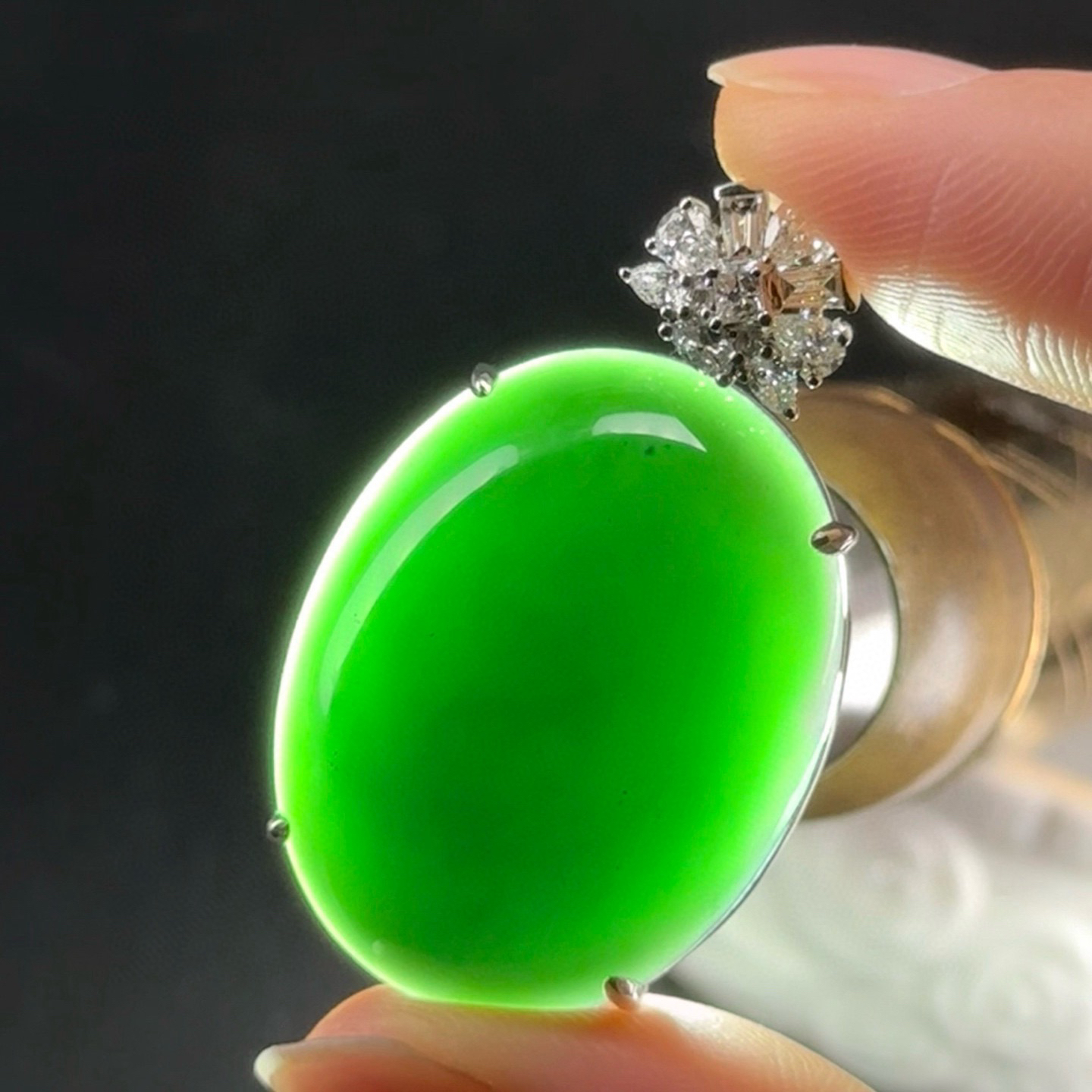 精品18k满钻墨翠蛋面吊坠 简约大气 种好色正 黑度极好 打灯通透 尺寸38.2